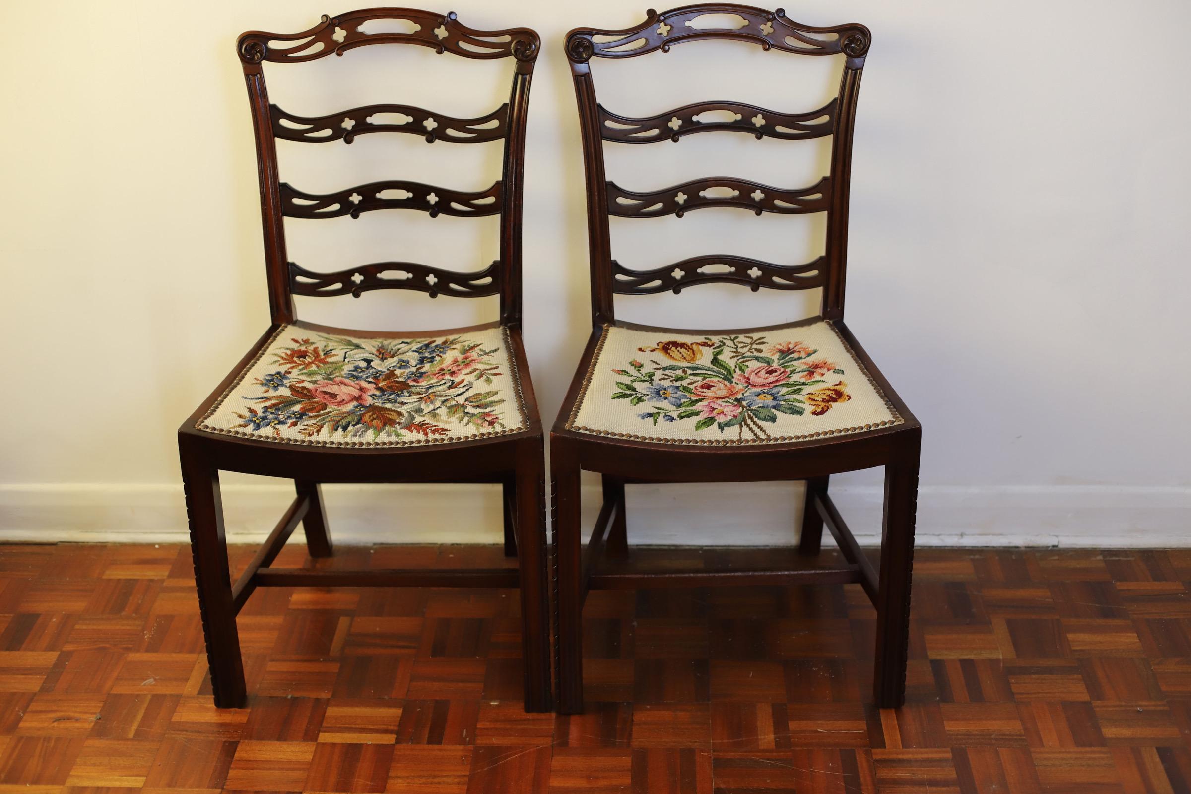 Stunning Edwardian Set Of Ten Dining Chairs , Chippindale Design For Sale 8
