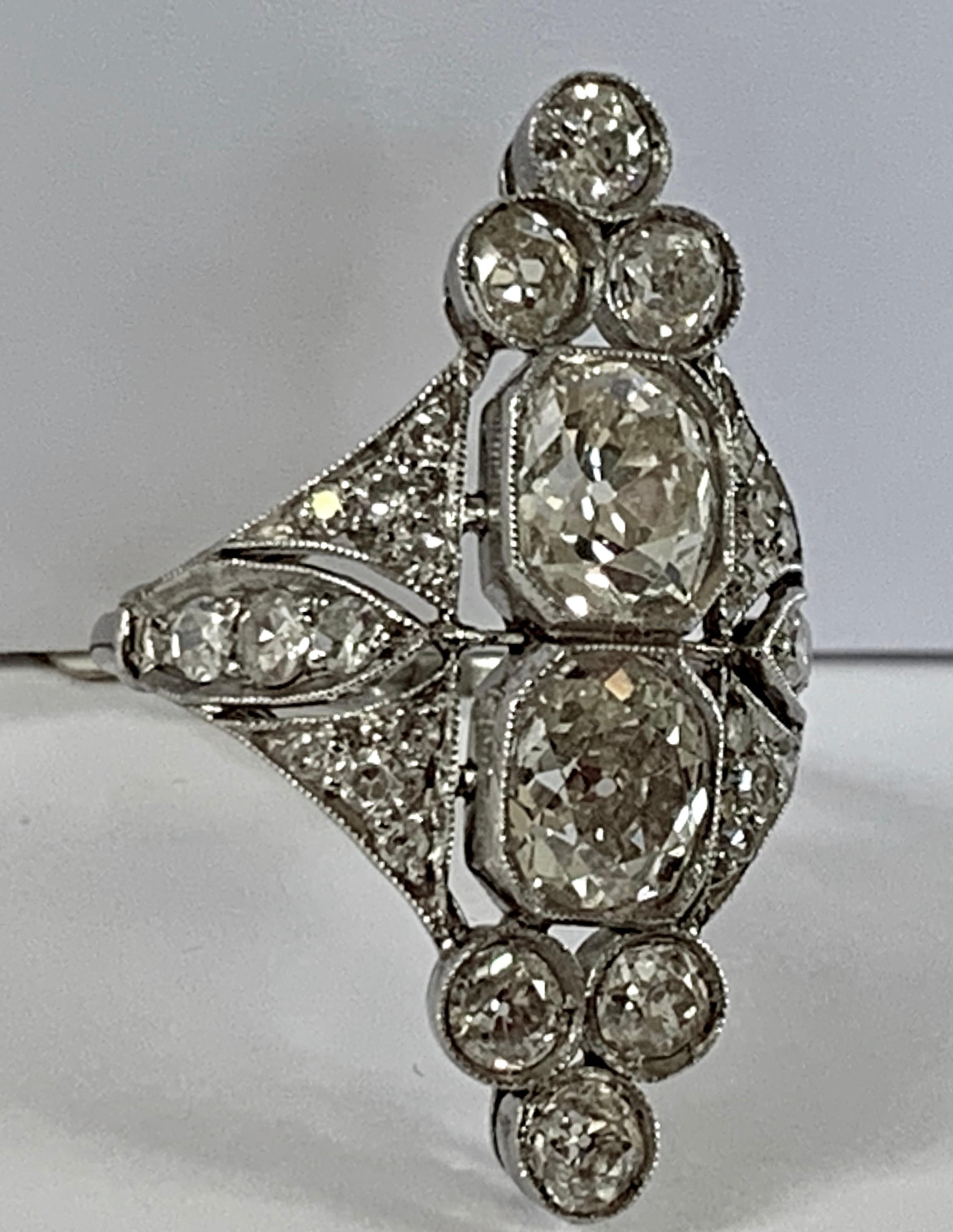 Stunning Elongated Platinum Art Deco Diamond Ring In Good Condition In Zurich, Zollstrasse