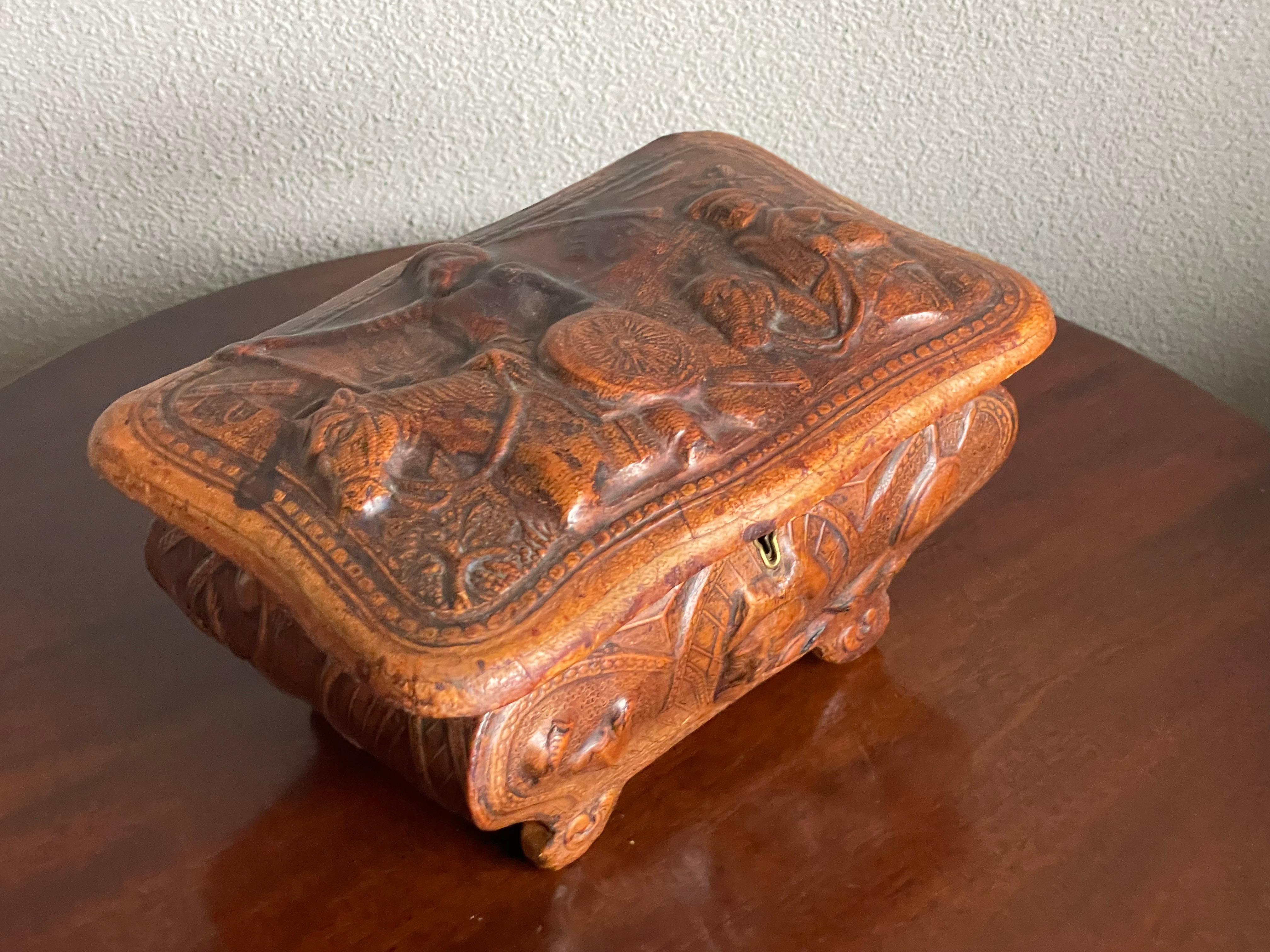 Stunning Embossed Leather on Wooden Box w. Don Quixote & Sancho Panza Sculptures For Sale 3