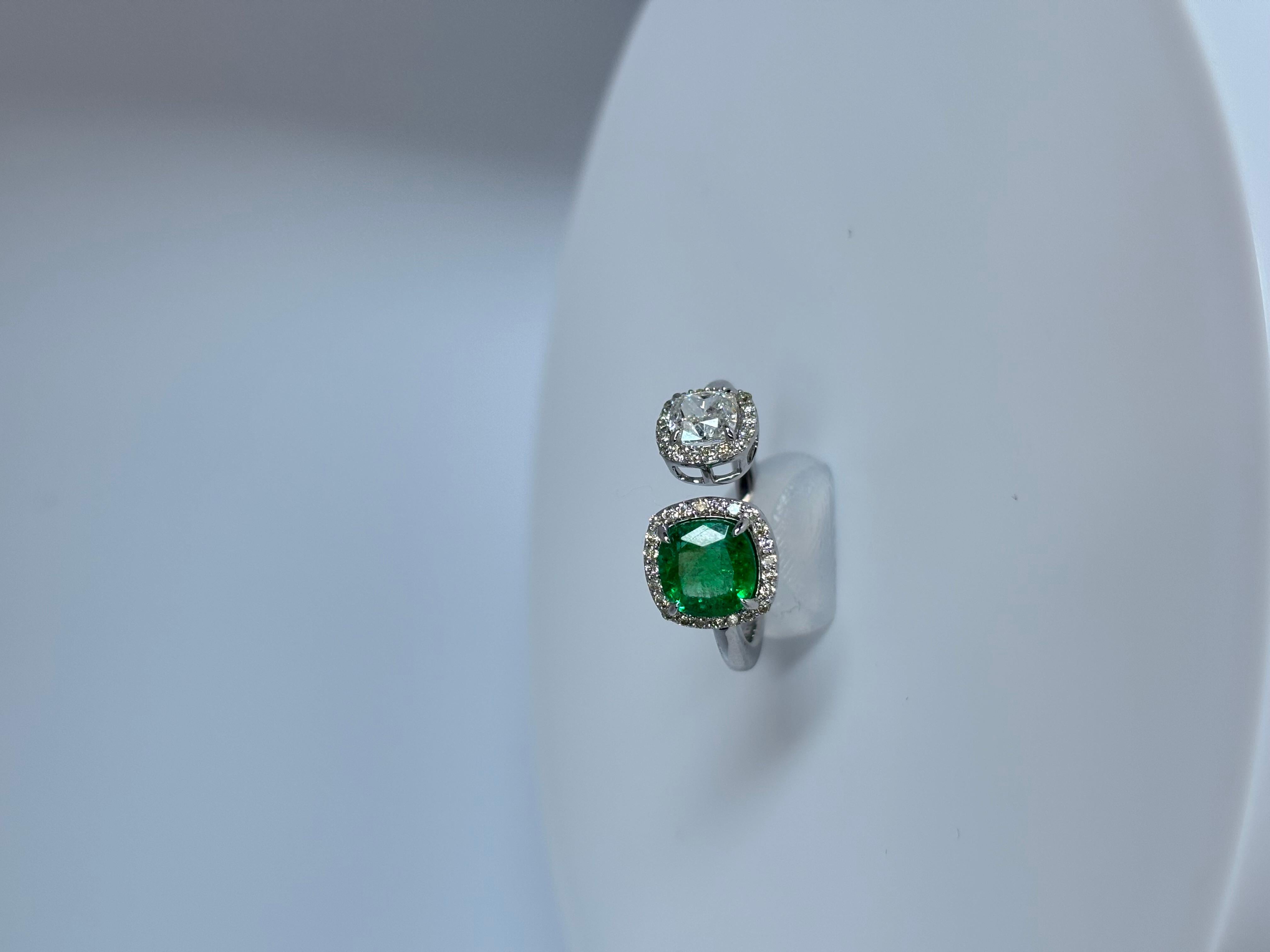 Atemberaubender Smaragd- und Diamantring - eine funkelnde Mischung aus Schönheit (Moderne) im Angebot
