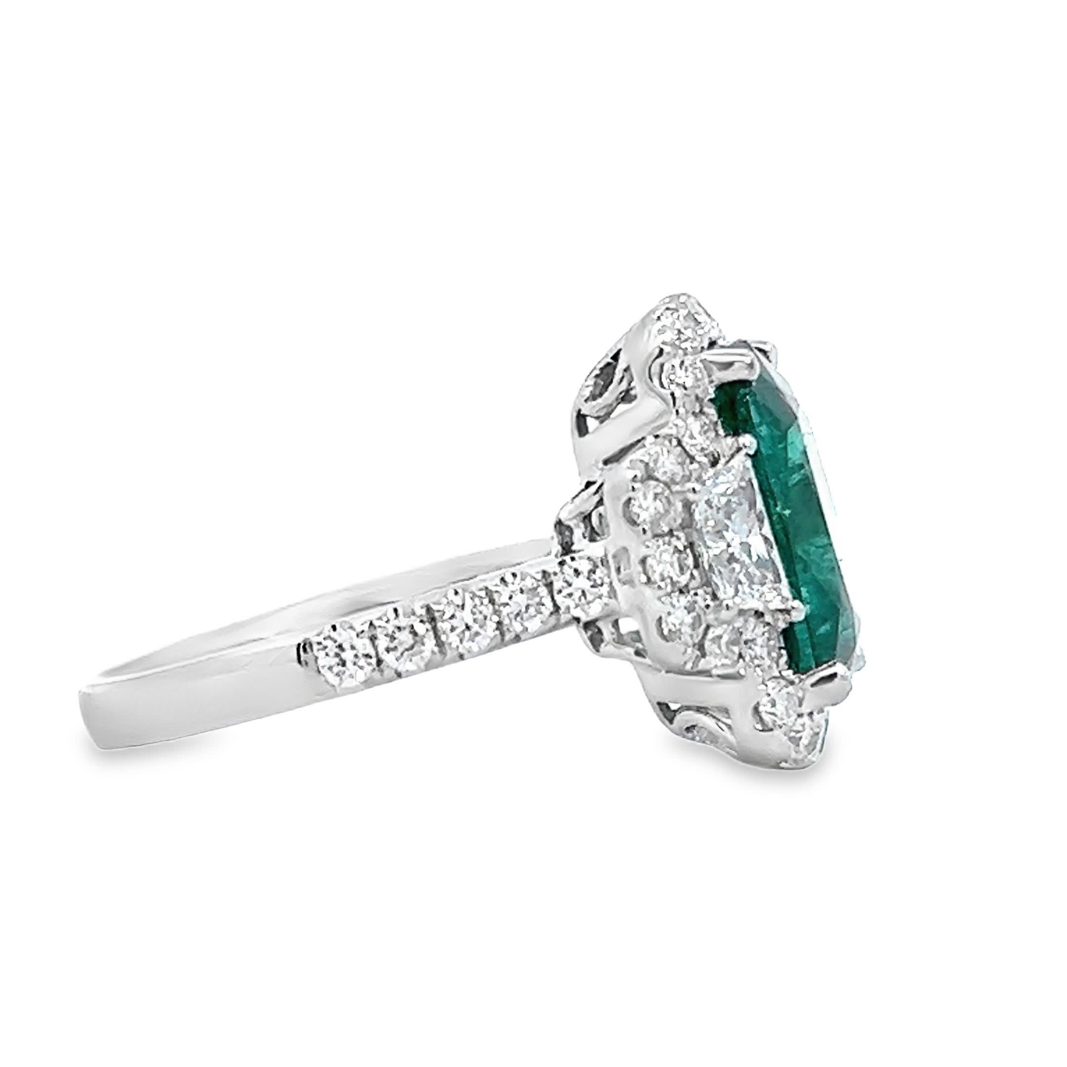 Atemberaubender Smaragd- und Diamantring Damen im Angebot
