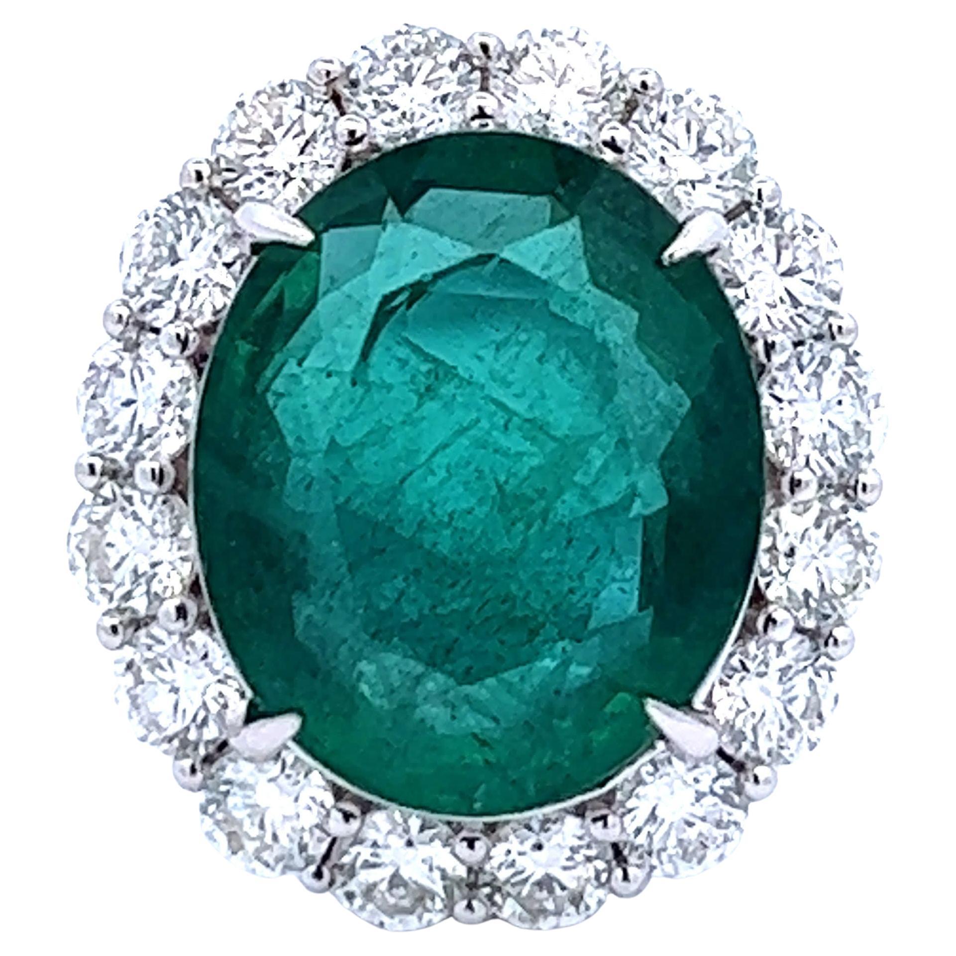 Atemberaubender Smaragd- und Diamantring