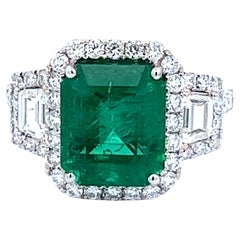 Stunning Emerald and Diamond Ring