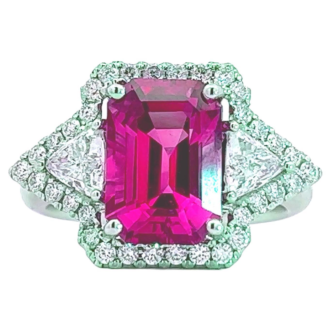 Superbe bague rose à taille d'émeraude