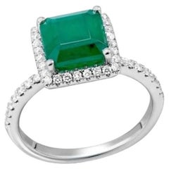 Stunning Emerald Diamond 18K Gold Ring for Her