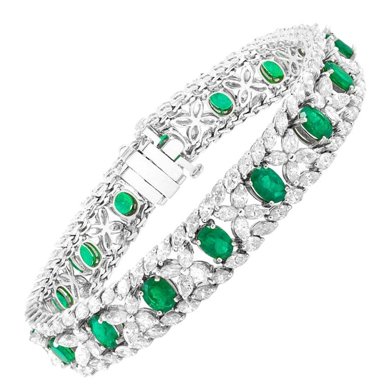 Stunning Emerald Diamond Bracelet For Sale at 1stDibs