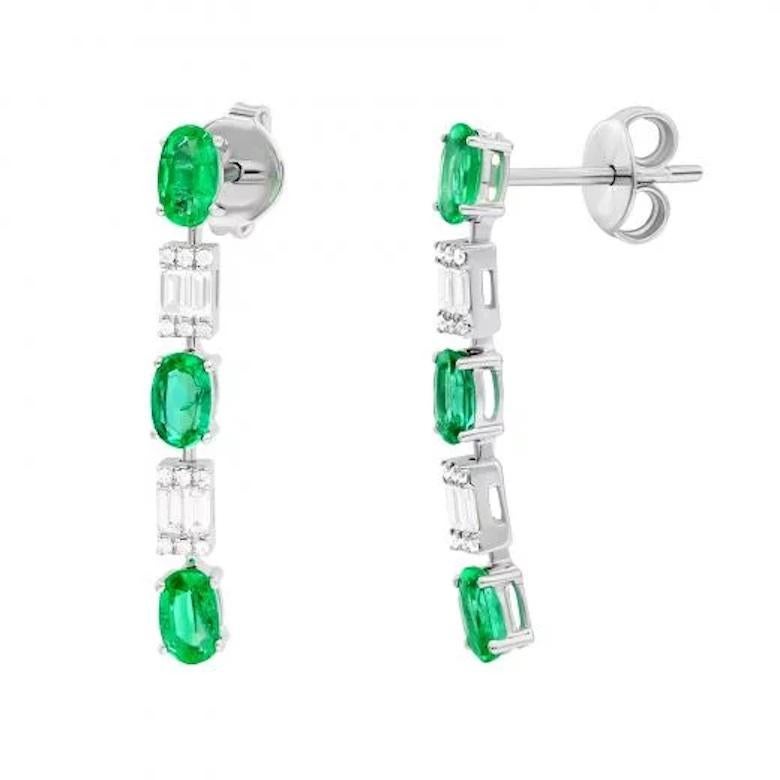 Modern Stunning Emerald Diamond White 14K Gold Ring for Her For Sale