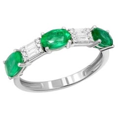Stunning Emerald Diamond White 14K Gold Ring for Her