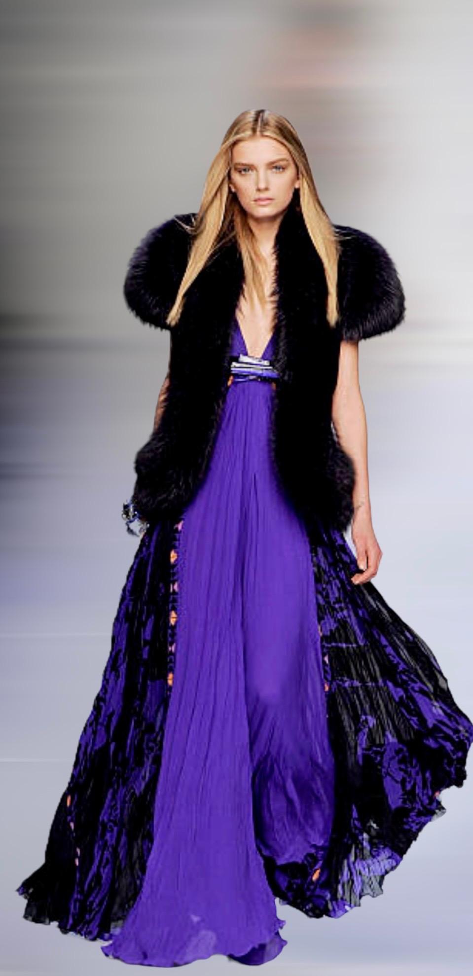 Stunning EMILIO PUCCI Purple Pleated Signature Print Evening Maxi Dress Gown M For Sale 3