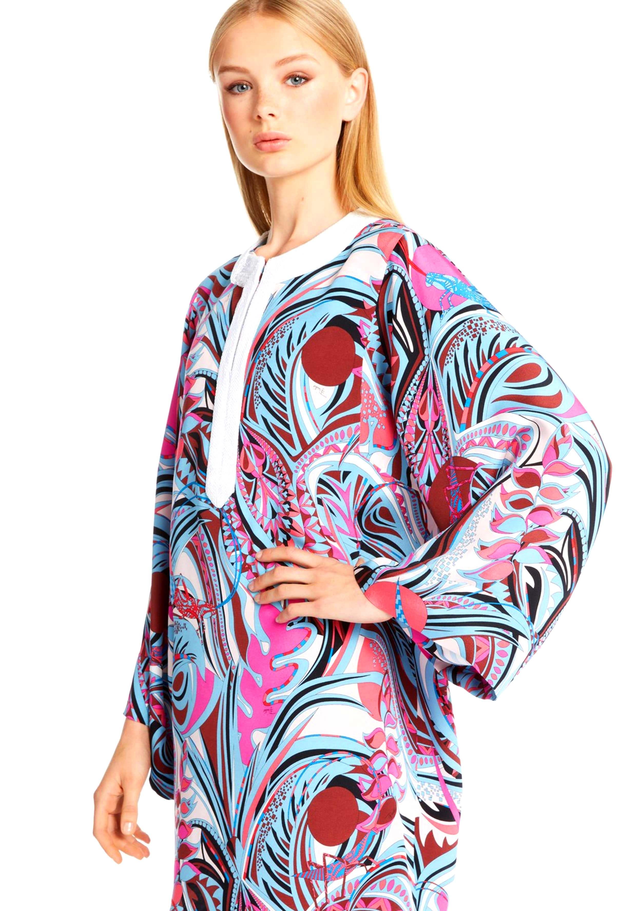 A stunning piece by Emilio Pucci
Made of finest printed lush cady silk
Signature print signed with 