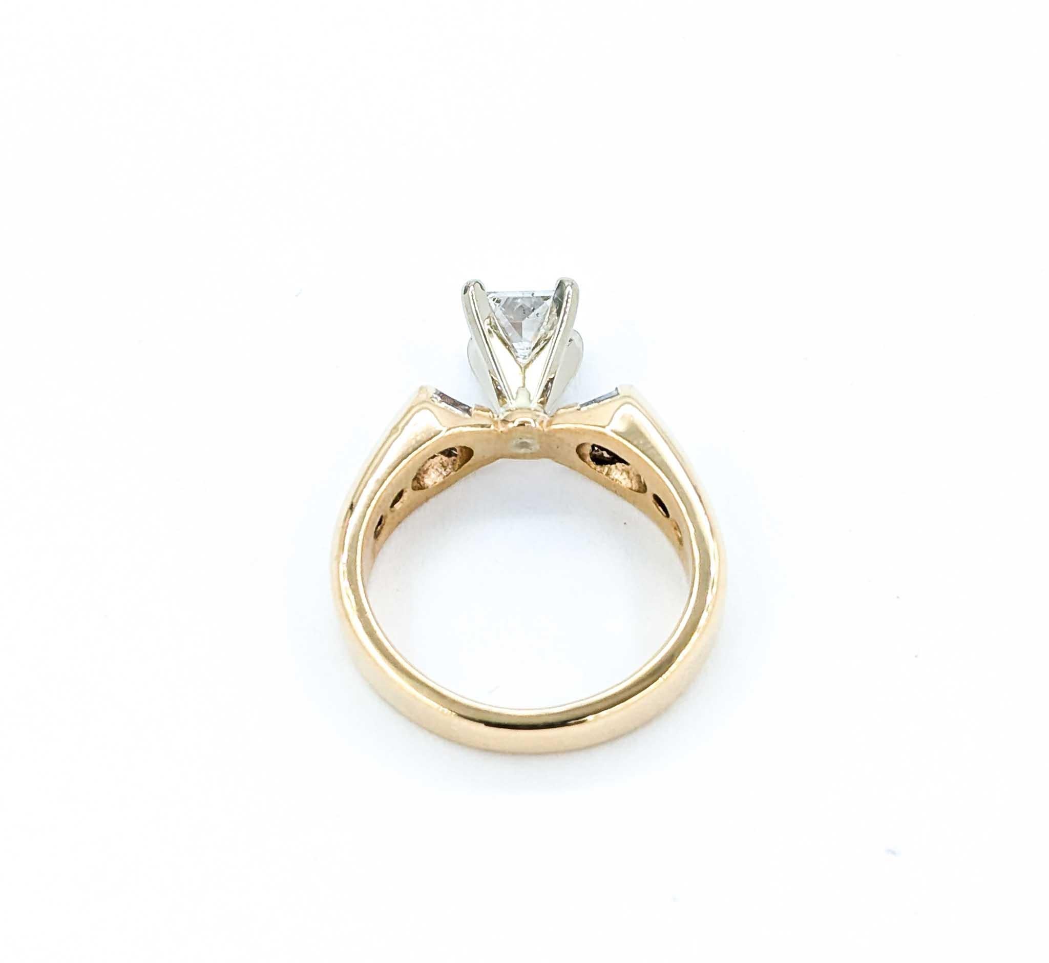 Superbe bague de fiançailles avec diamants de 1,25 ctw en or jaune Pour femmes en vente