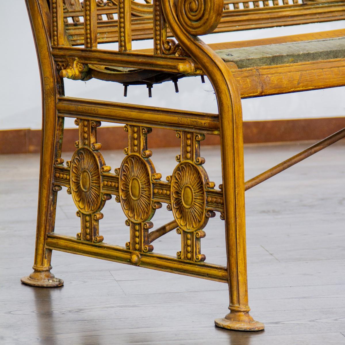 Stunning English Coalbrookdale Cast Garden Bench In Good Condition In Donhead St Mary, Wiltshire