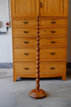 Stunning English Early 20th Century Bobbin Turned Oak Floor Standing Lamp