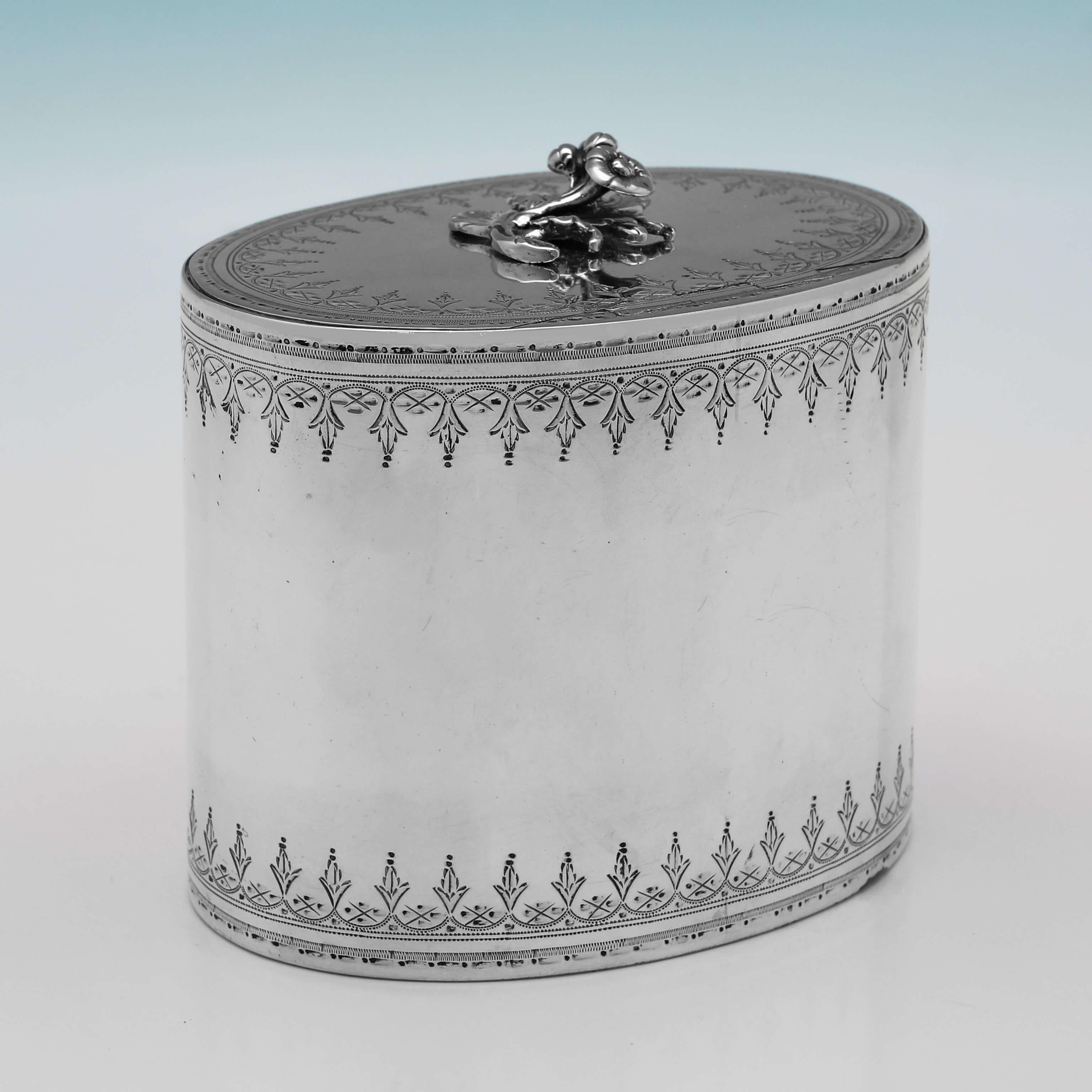 Atemberaubende gravierte neoklassizistische antike Teedose aus Sterlingsilber in Sterlingsilber – London 1806 (Englisch) im Angebot