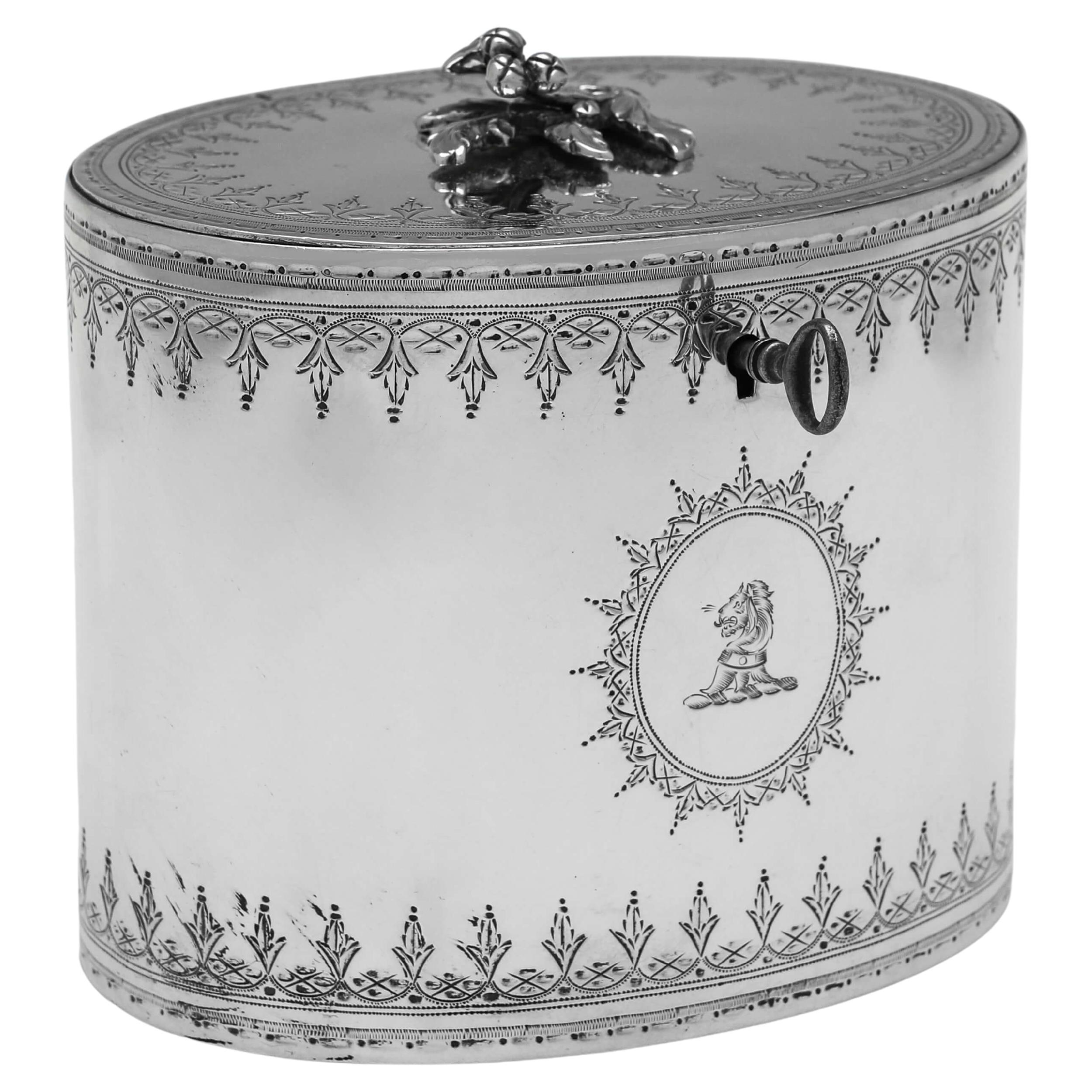 Atemberaubende gravierte neoklassizistische antike Teedose aus Sterlingsilber in Sterlingsilber – London 1806 im Angebot
