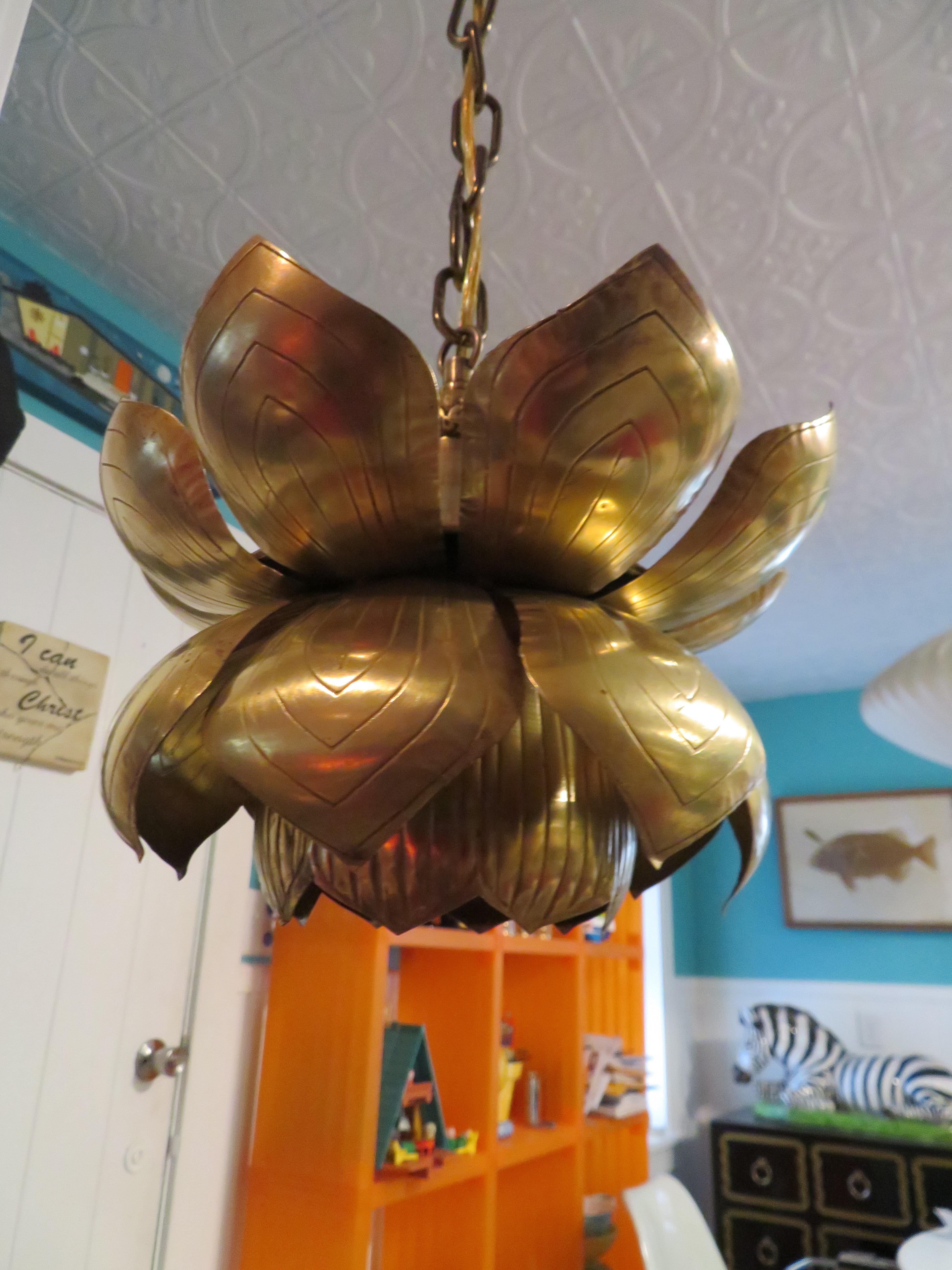Stunning Etched Brass Feldman Lotus Pendant Light Chandelier Mid-Century Modern In Good Condition In Pemberton, NJ