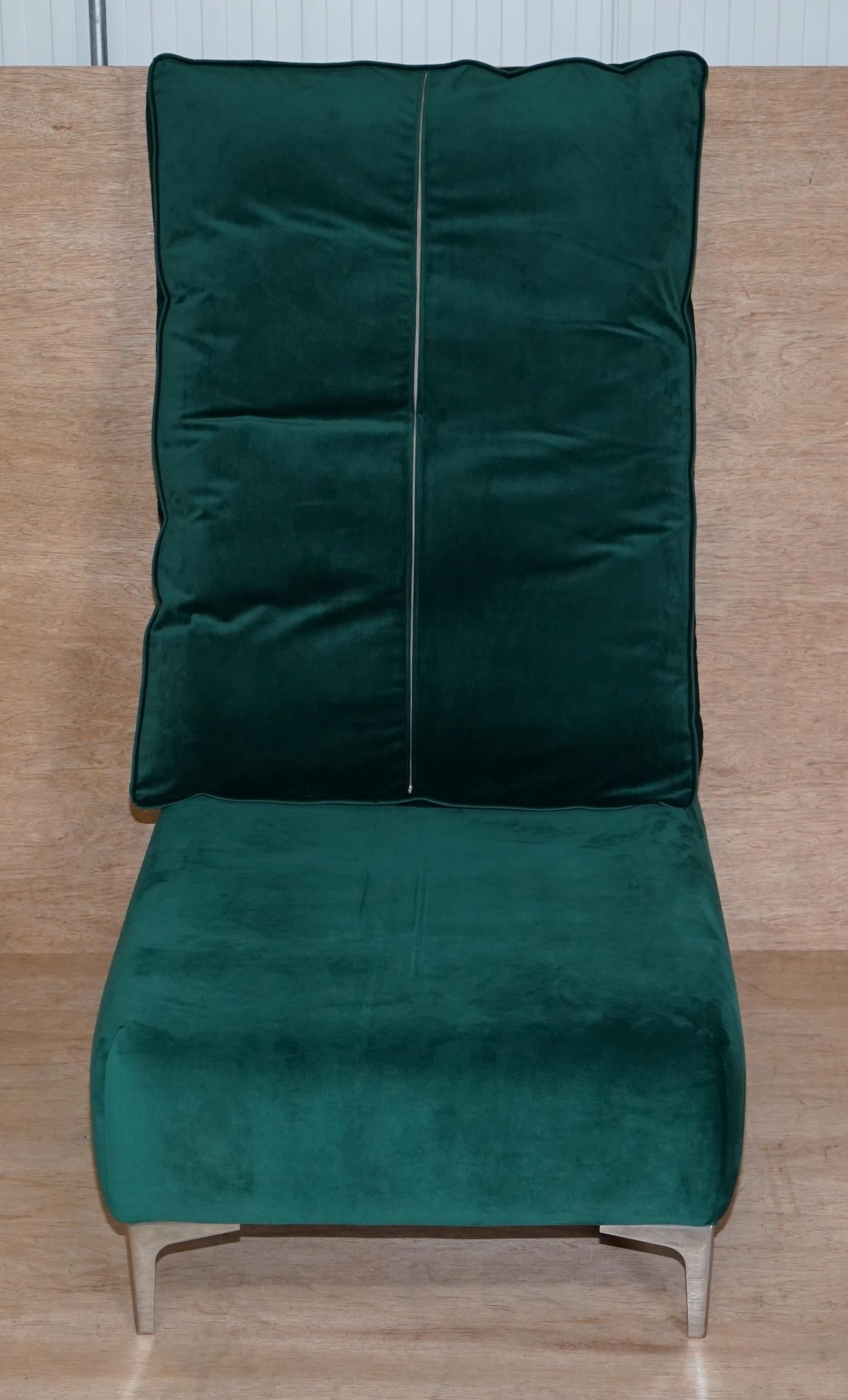 Stunning Ex Display Emerald Green Velvet Large Ottoman Footstool or Bench Seat For Sale 2