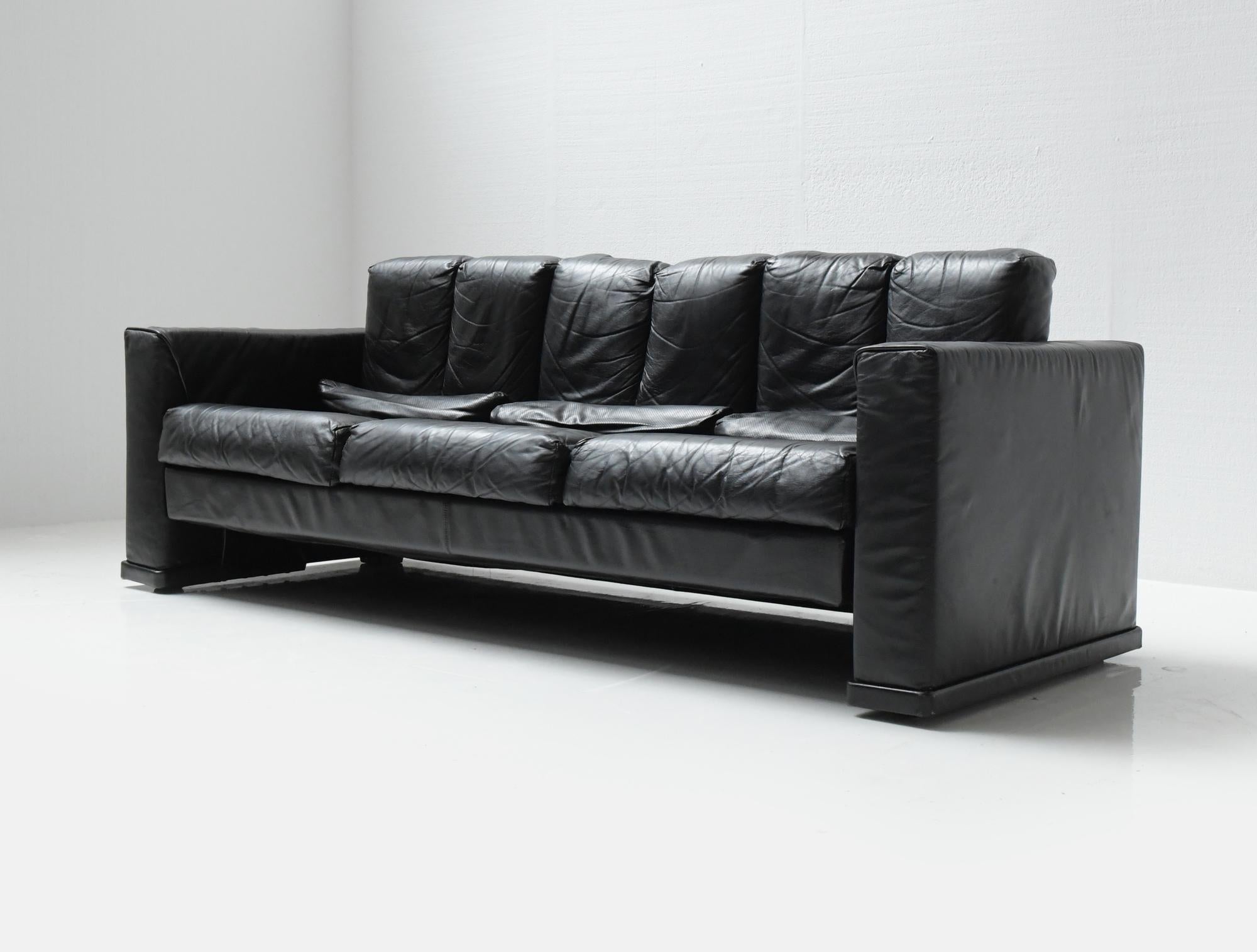 Stunning & rare Excelsior sofa by Mario Bellini for B&B Italy, 1985. 
Full black leather! Still 100% original. 

No damage.
The leather has some normal wear for its age.

Measurements :

w225 x d81 x h84 cm