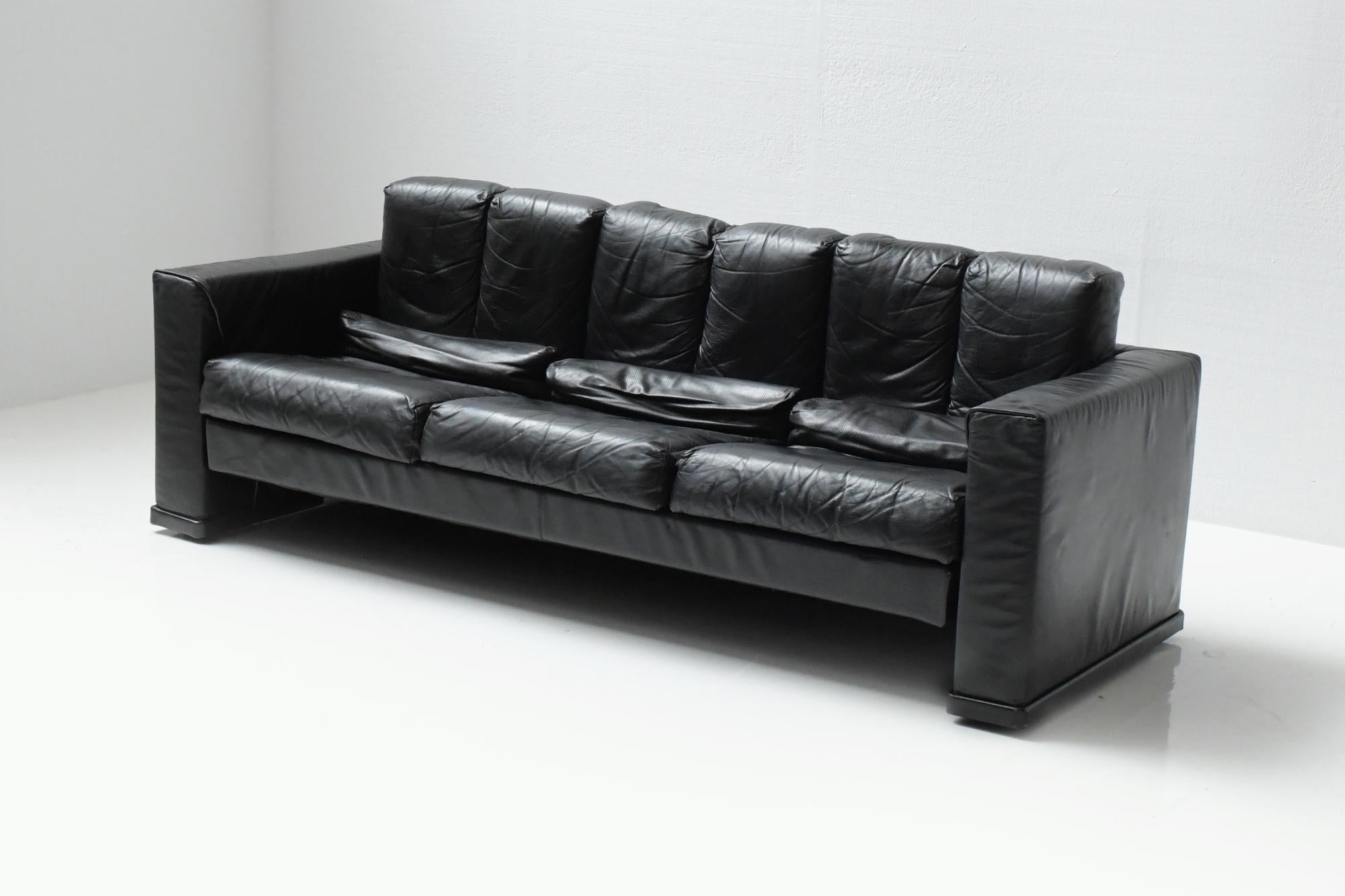 Mid-Century Modern Stunning Excelsior sofa in black leather by Mario Bellini for B&B Italy, 1985.  For Sale