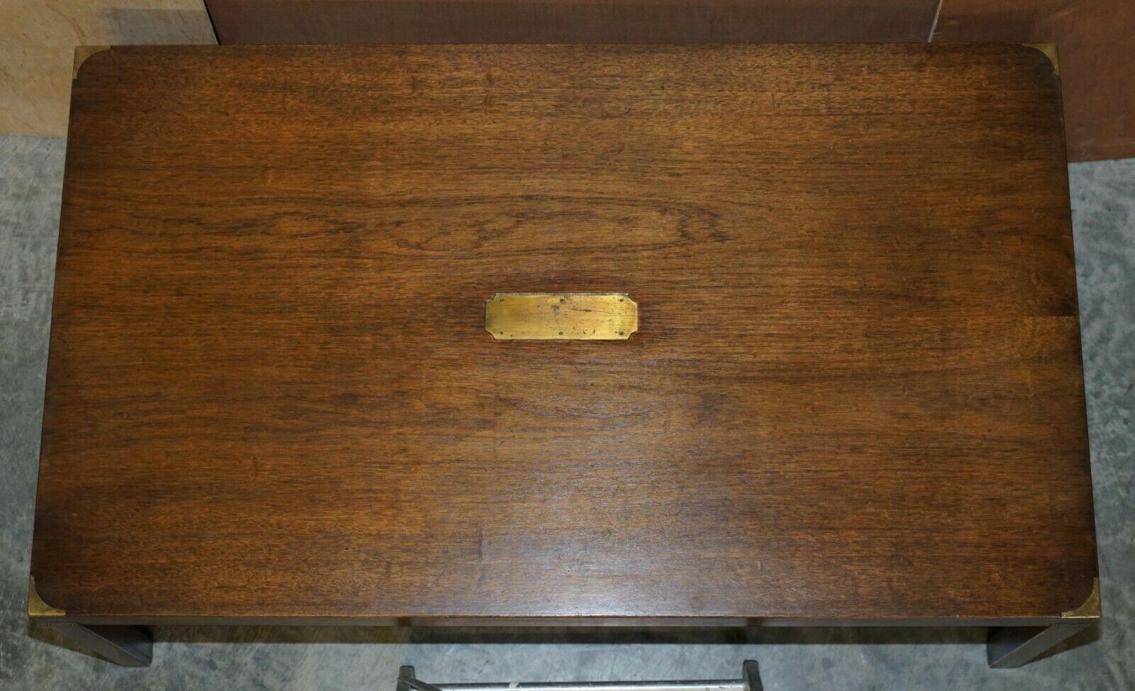 Stunning Extra Large Harrods Kennedy Military Campaign Coffee Table Hardwood In Good Condition For Sale In West Sussex, Pulborough