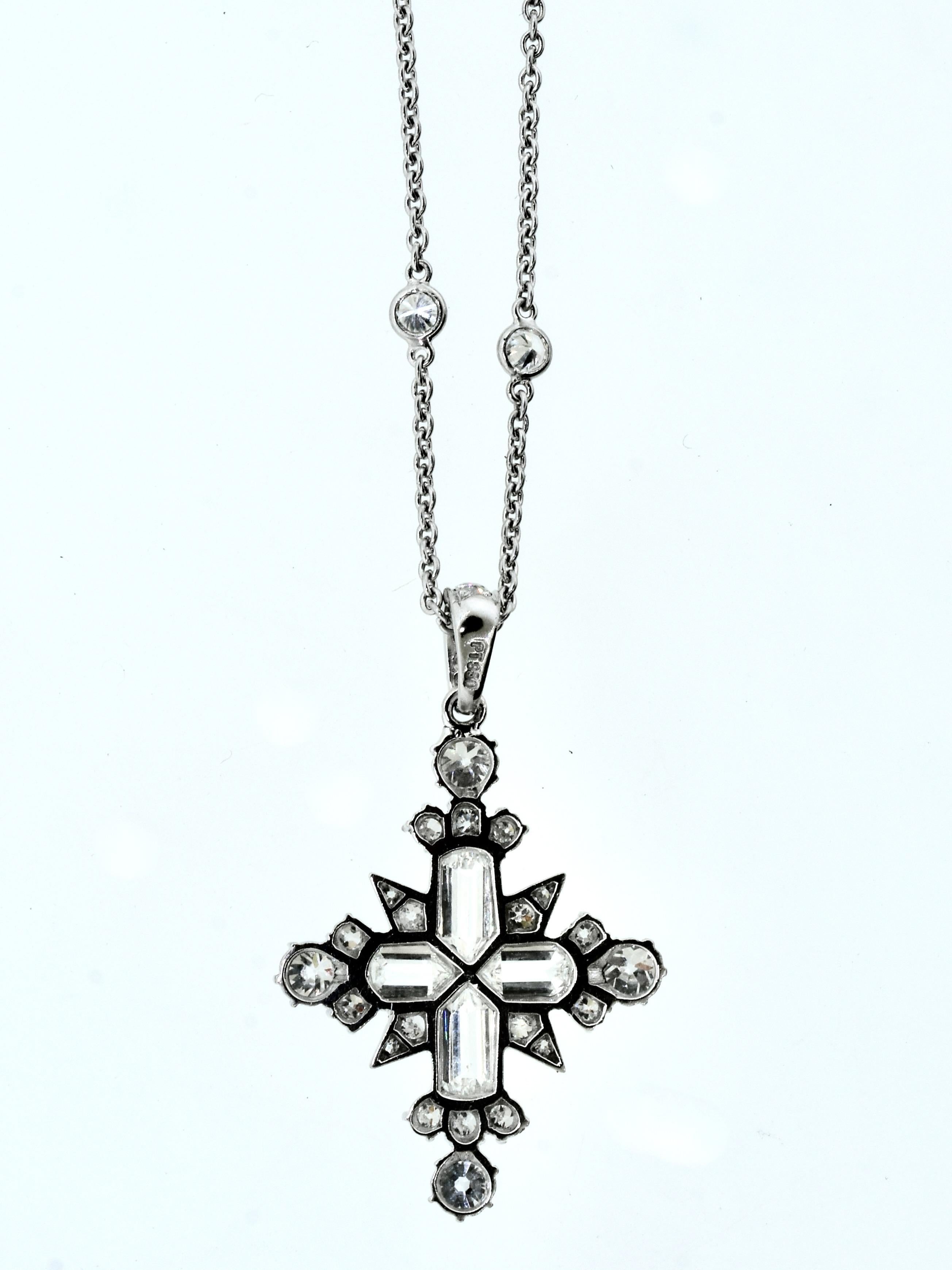 Atemberaubende Fancy White Diamond & Platinum 'Snowflake' Kreuz. im Angebot 4
