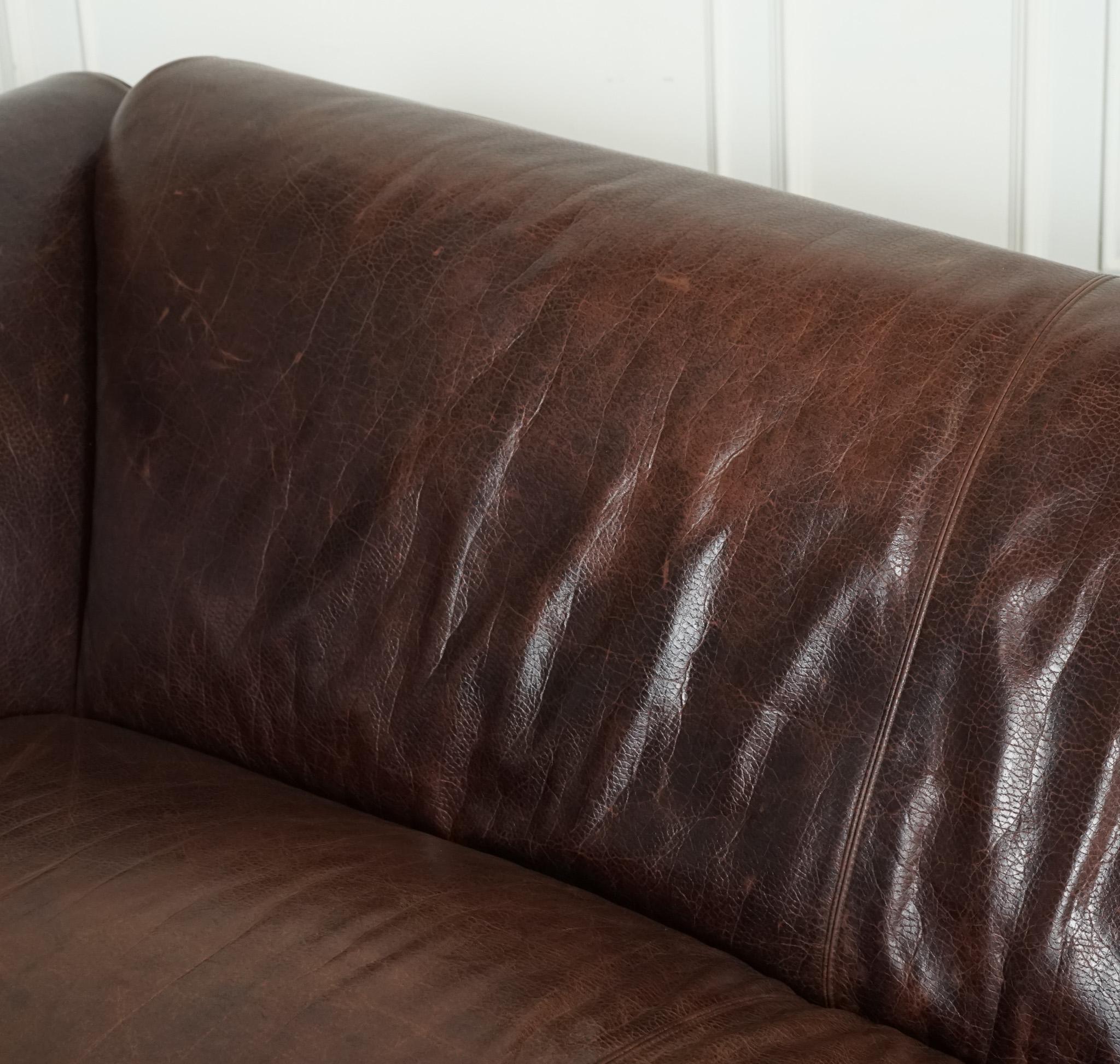 STUNNING FISHPOOLS HERiTAGE BROWN LEATHER 2 TO 3 SEATER SOFA For Sale 5