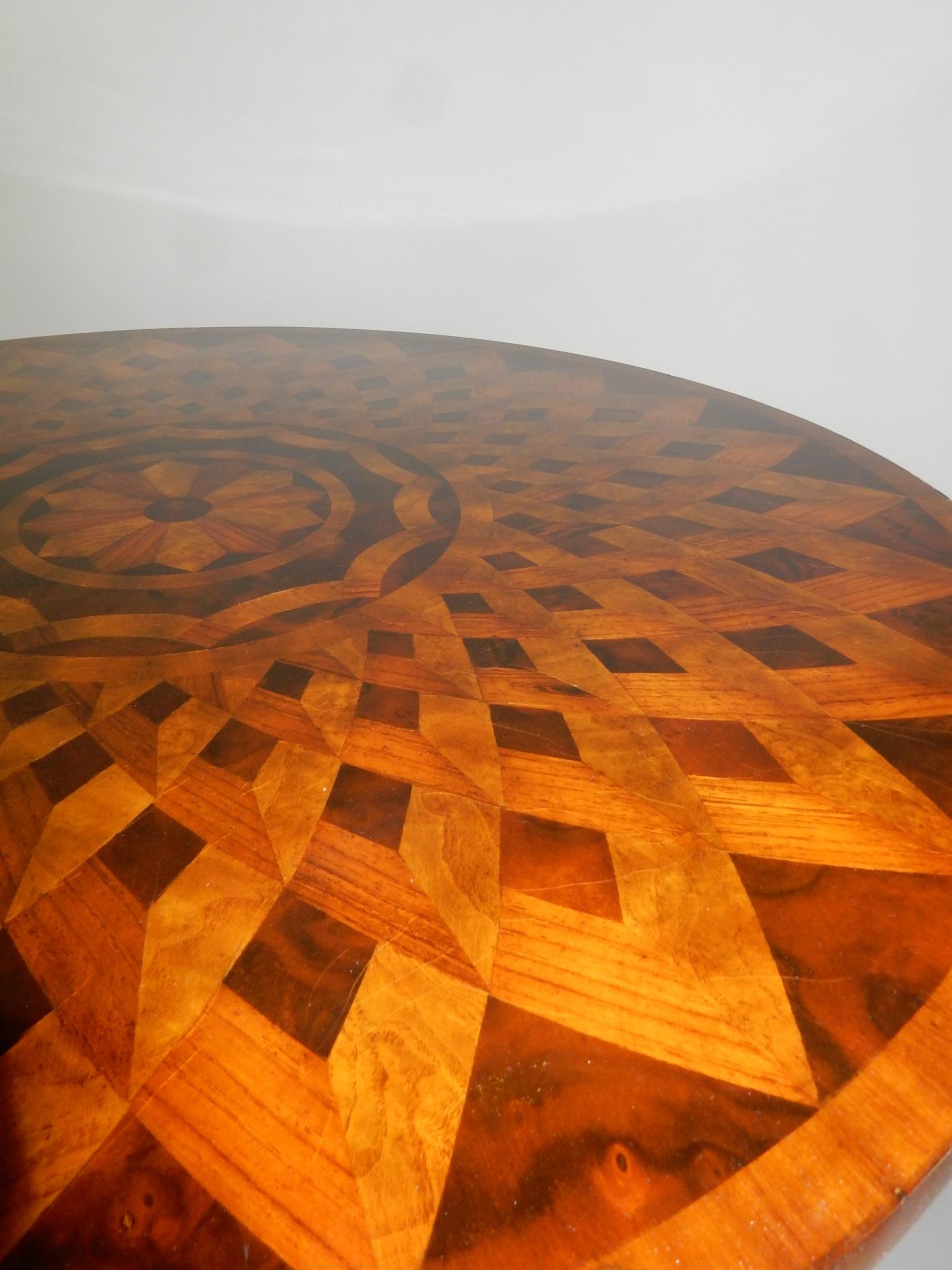 Stunning Flame Mahogany Inlay Gueridon Table For Sale 3
