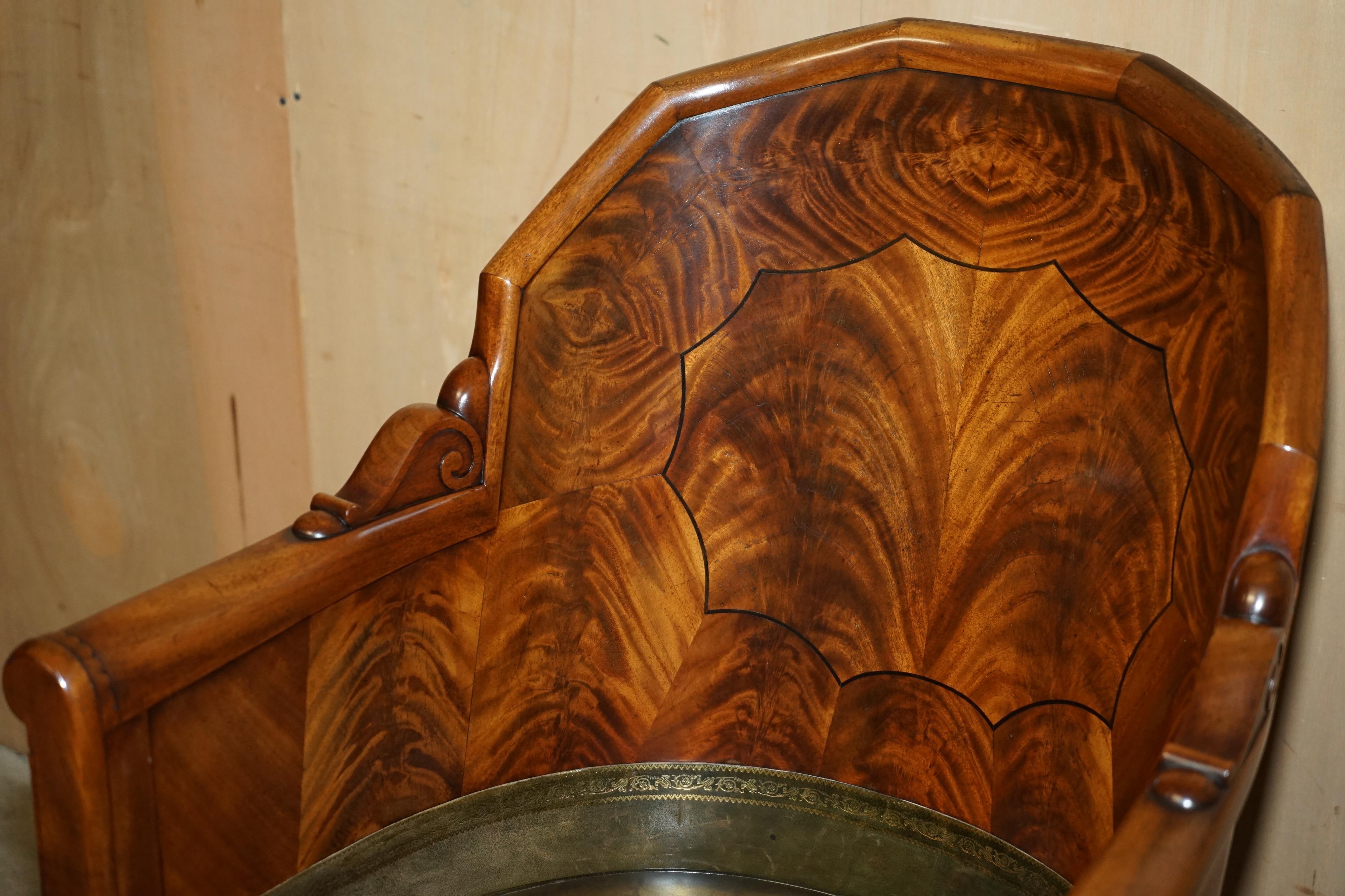 STUNNiNG FLAMED HARDWOOD GRÜNE LEDER LORD MARCH GOODWOOD HOUSE ARMCHAIR (Handgefertigt) im Angebot