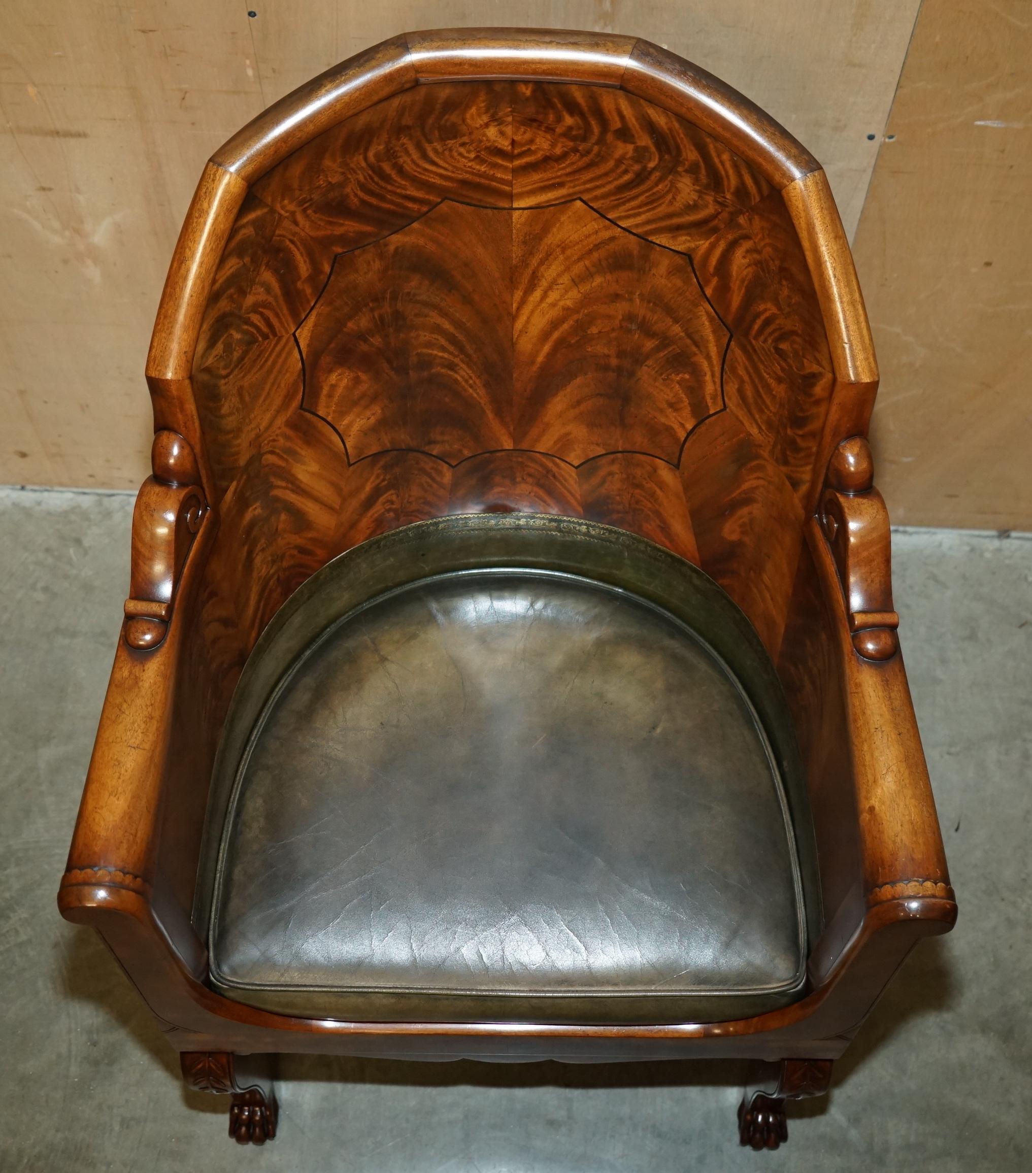 STUNNiNG FLAMED HARDWOOD GRÜNE LEDER LORD MARCH GOODWOOD HOUSE ARMCHAIR (Leder) im Angebot