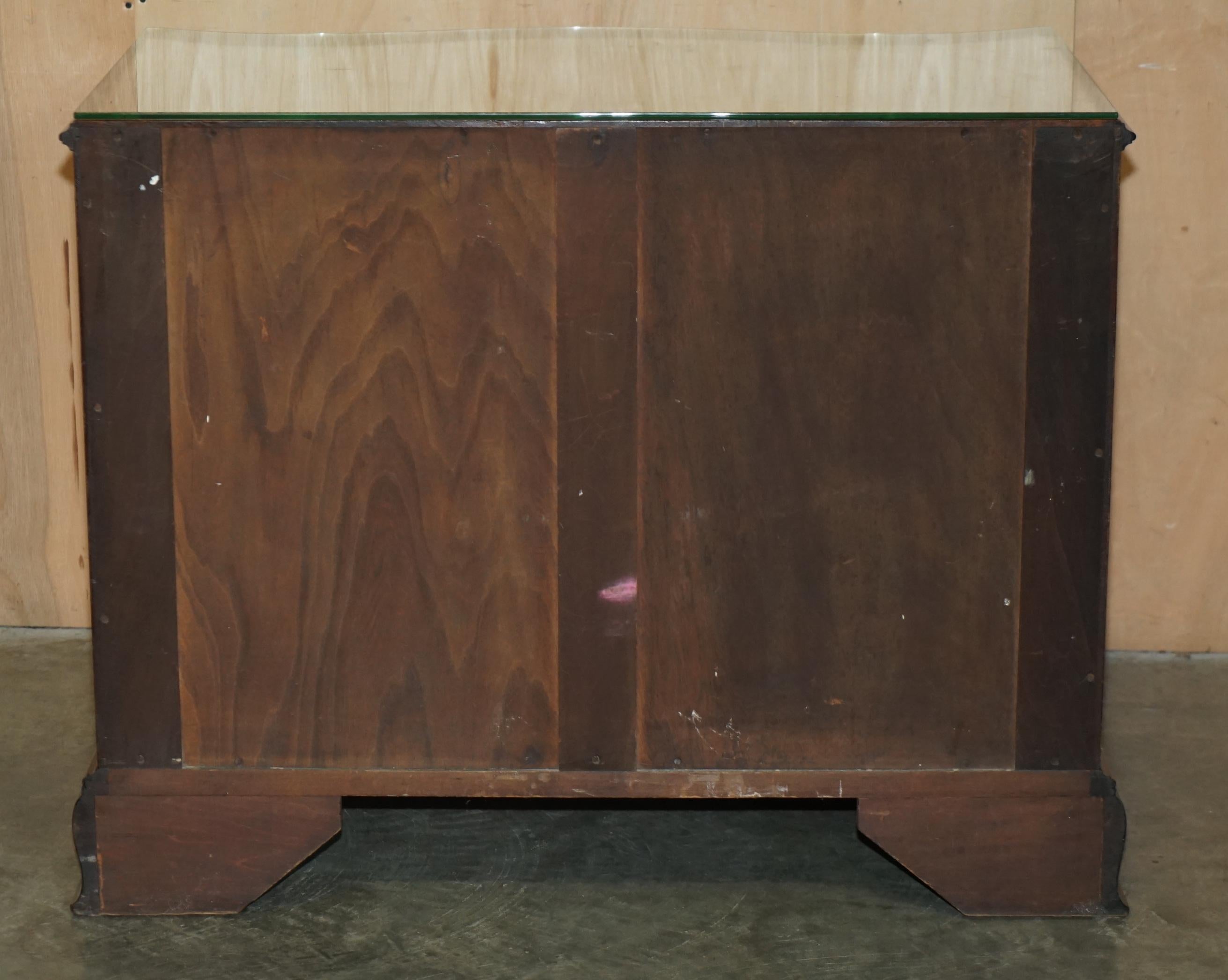 STUNNING FLAMED HARDWOOD HOWARD & SON'S SERPENTINE FRONTED CHEST OF DRAWERs 6