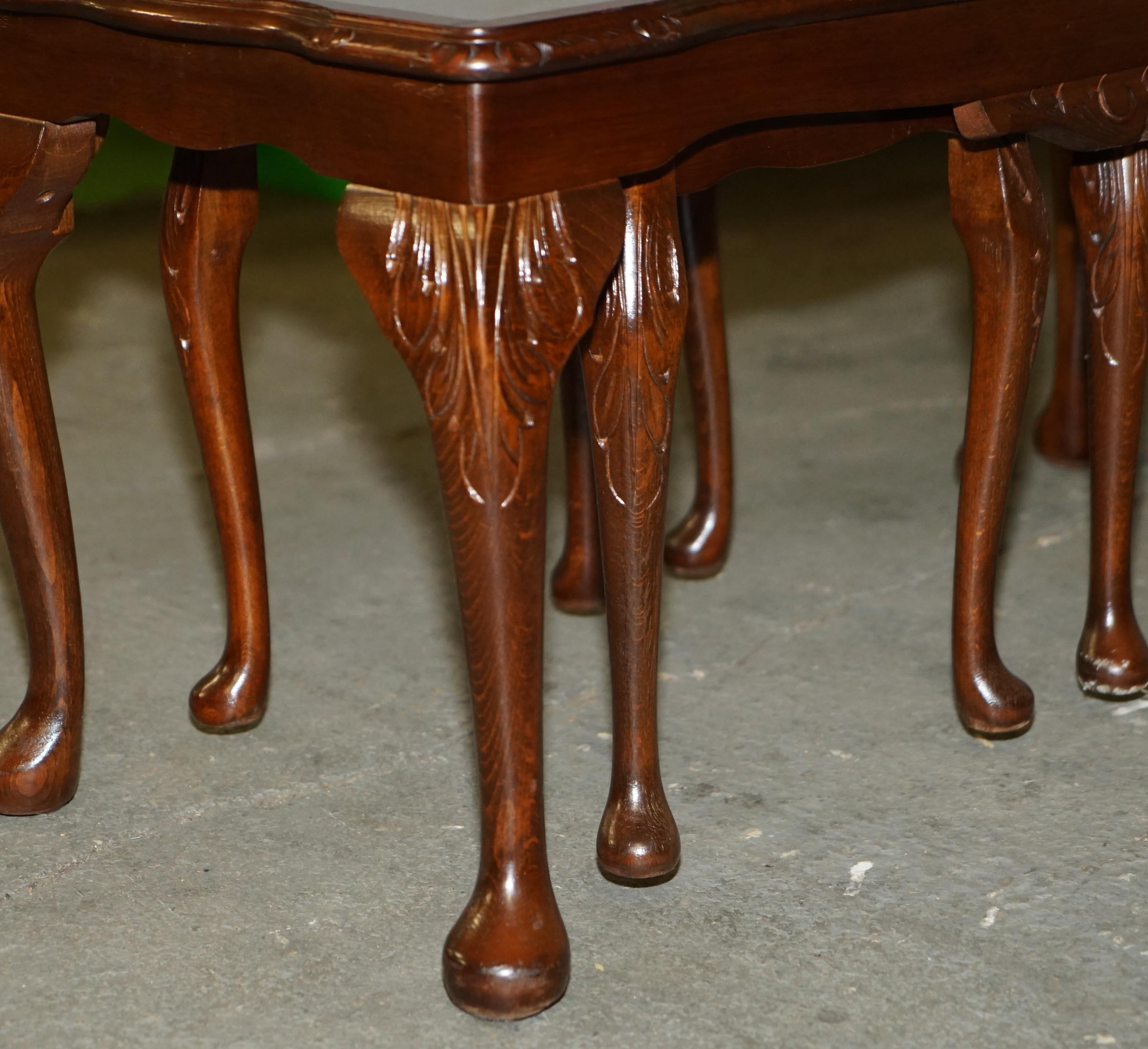 STUNNING FLAMED HARDWOOD NEST OF THREE TABLES INCLUDiNG COFFEE COCKTAIL TABLE For Sale 1