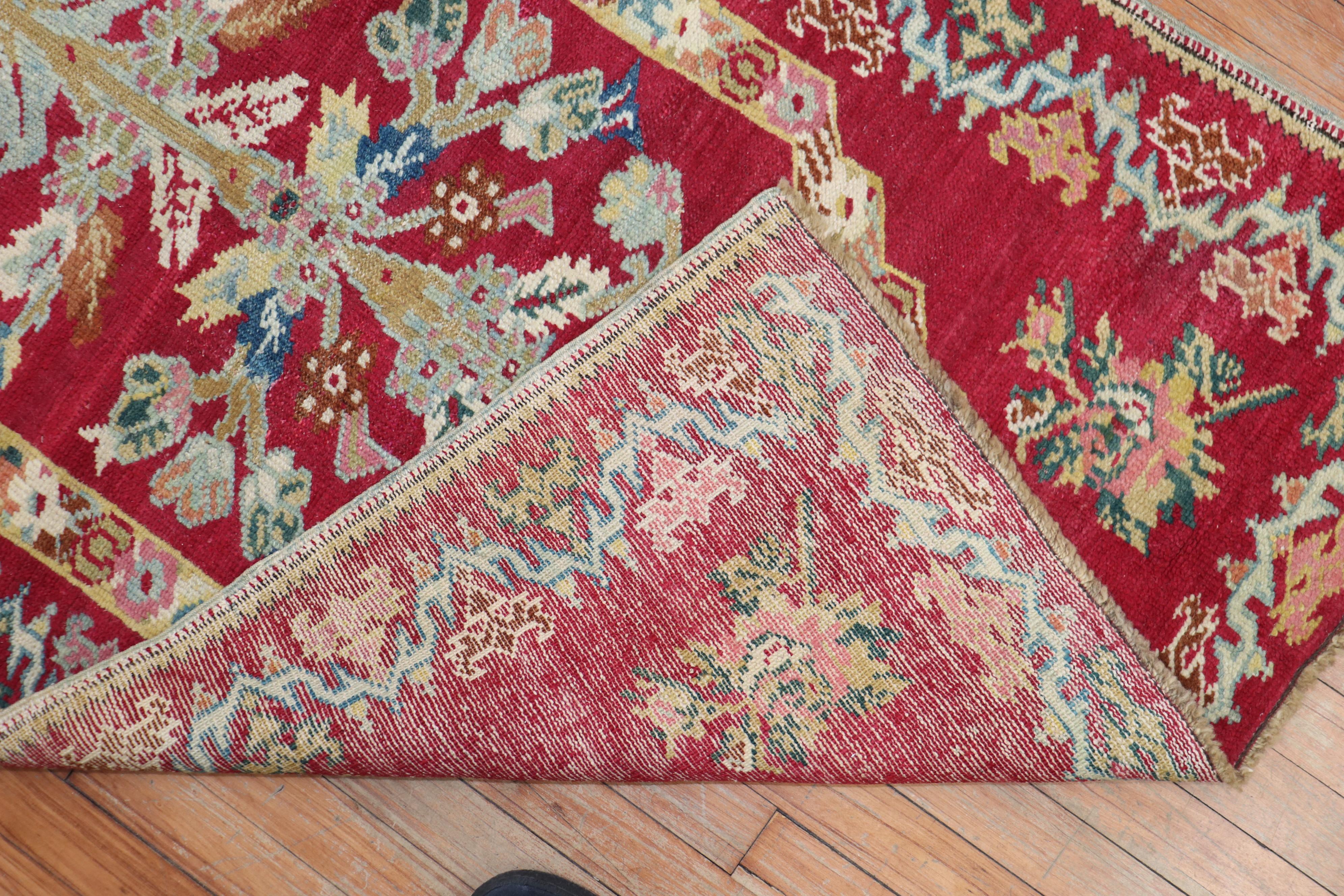 Stunning Floral Antique Turkish Ghiordes Rug In Good Condition For Sale In New York, NY