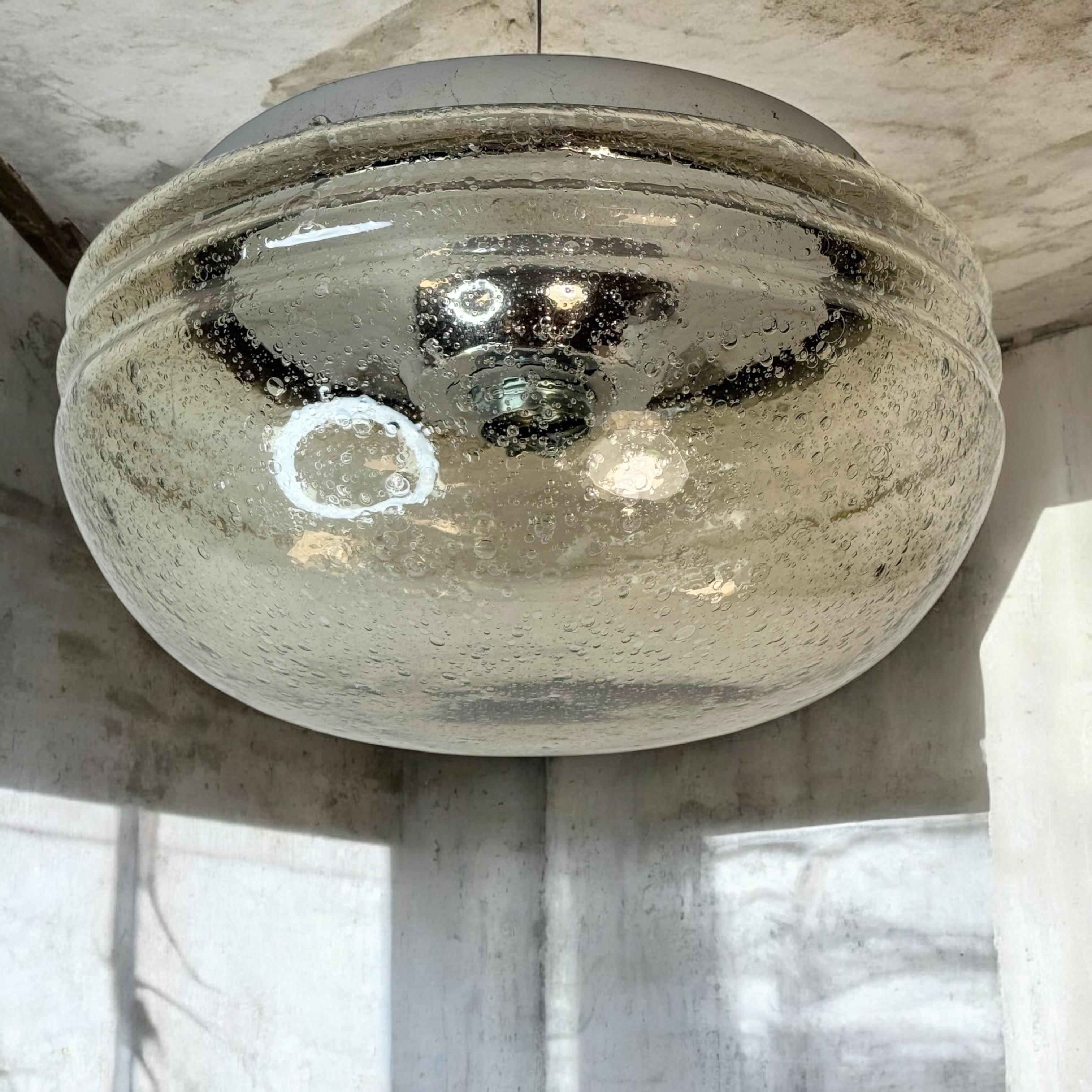 Impresionante empotrable de cristal gris ahumado Air Bubble de Limburg, años 70 en venta 5