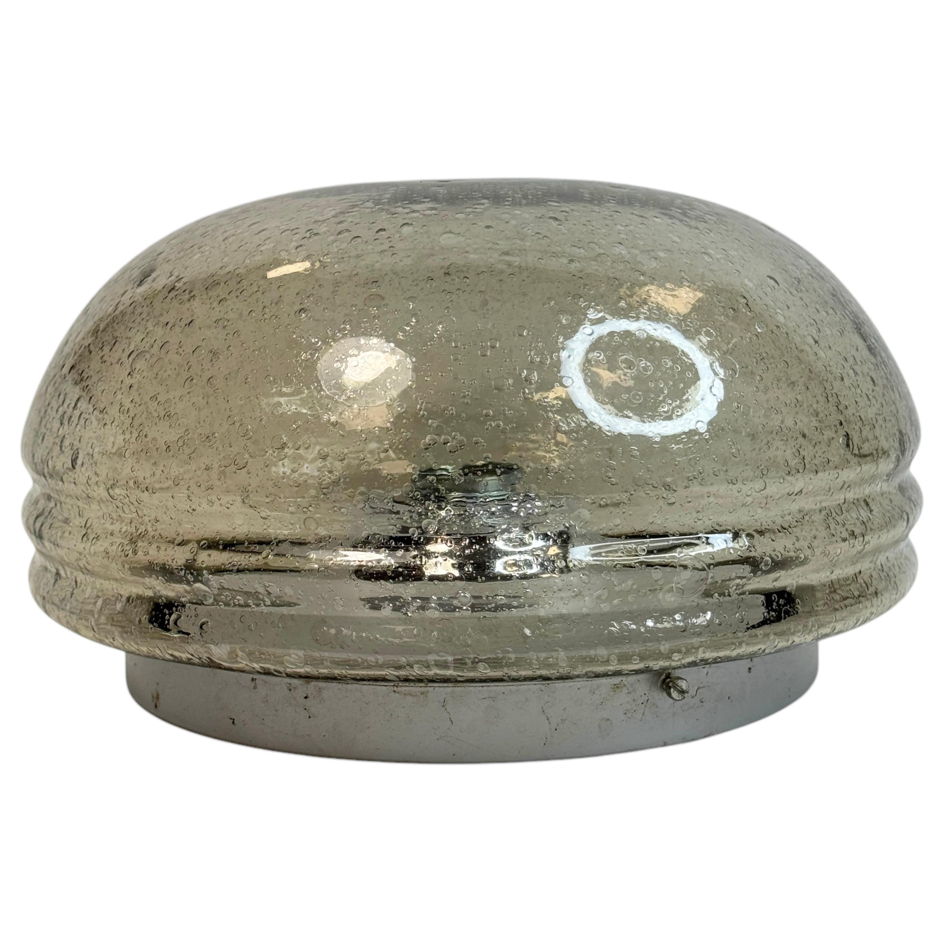 Impresionante empotrable de cristal gris ahumado Air Bubble de Limburg, años 70 Metal en venta