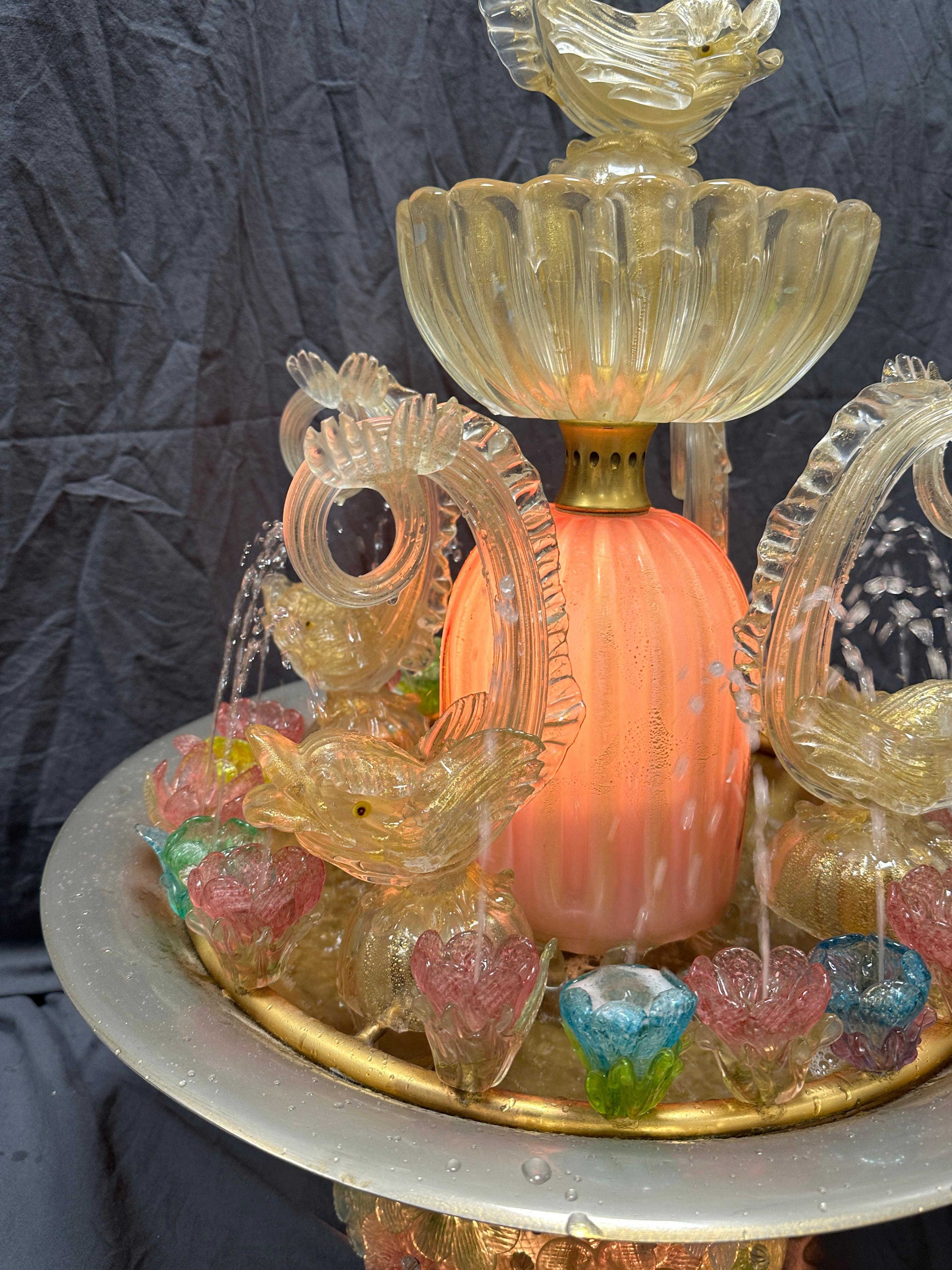 Superbe fontaine en verre de Murano polychrome saupoudré d'or avec Lights Italie années 1960 en vente 10