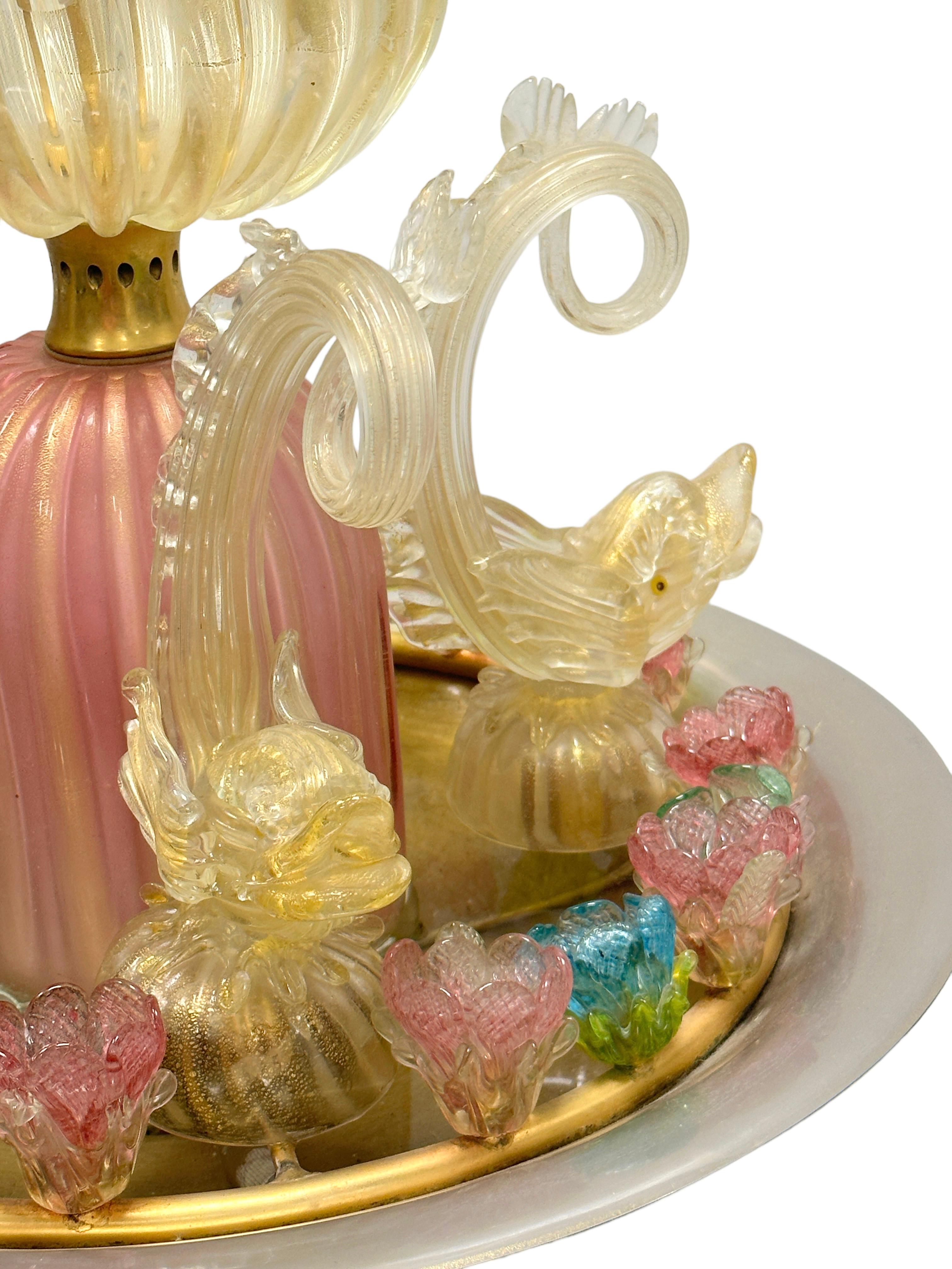 Métal Superbe fontaine en verre de Murano polychrome saupoudré d'or avec Lights Italie années 1960 en vente