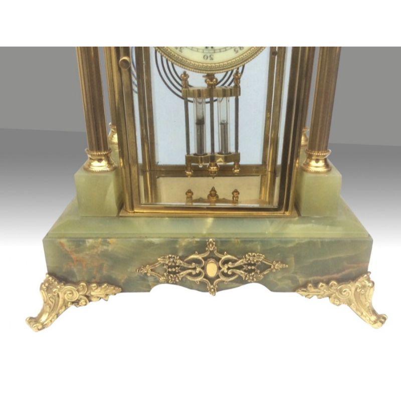 Stunning Four Glass Onyx and Brass Mantel Clock In Good Condition For Sale In Antrim, GB