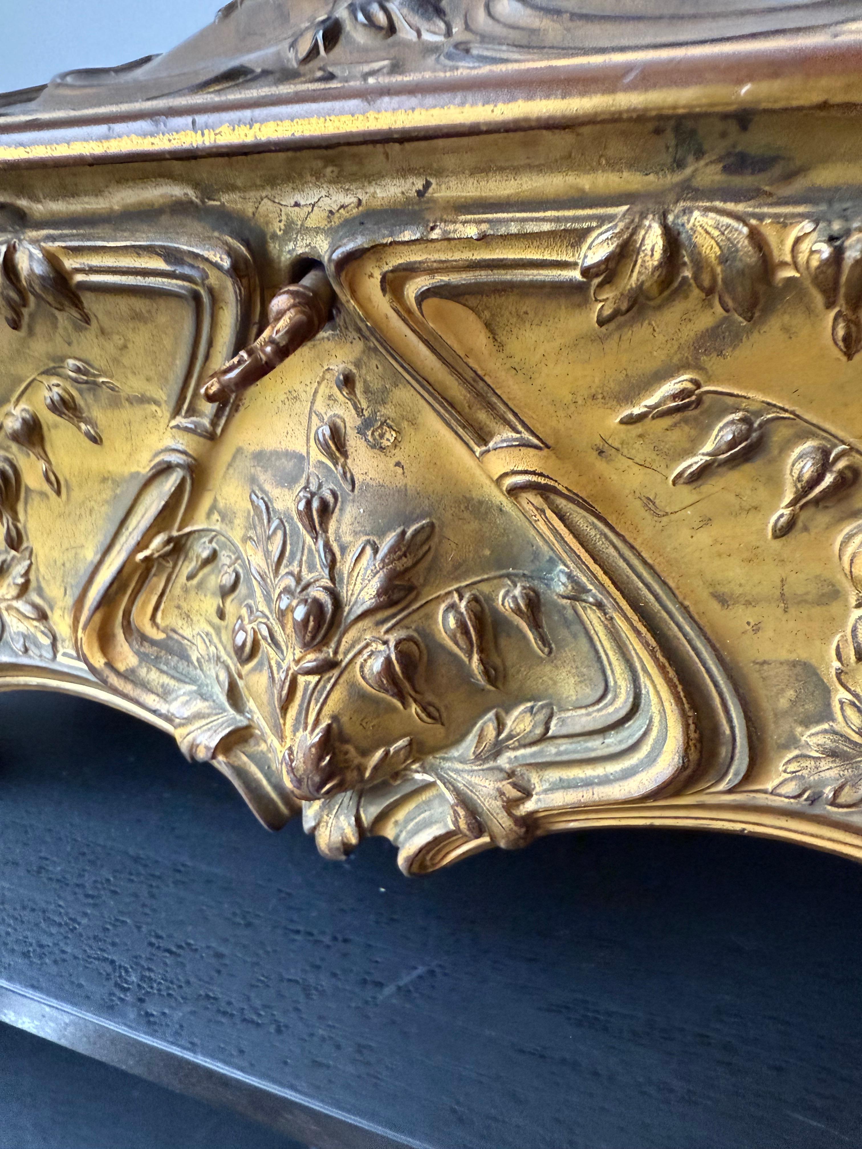 Stunning France Art Nouveau Bronzed Jewelry Box with Detailed Leafs and Flowers For Sale 1
