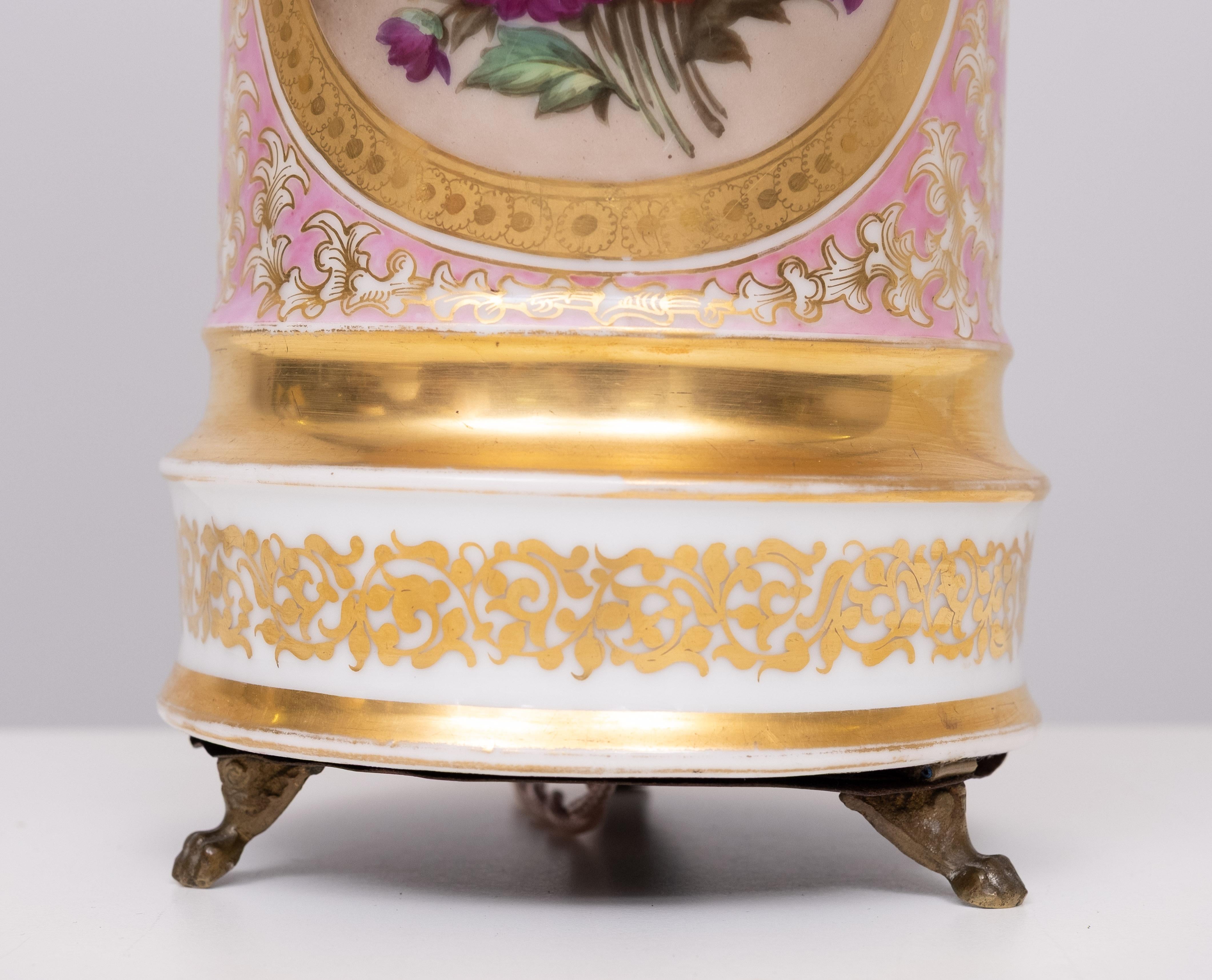 Stunning France Sevres Porcelain Hand Painted Table lamp 1880s In Good Condition For Sale In Den Haag, NL