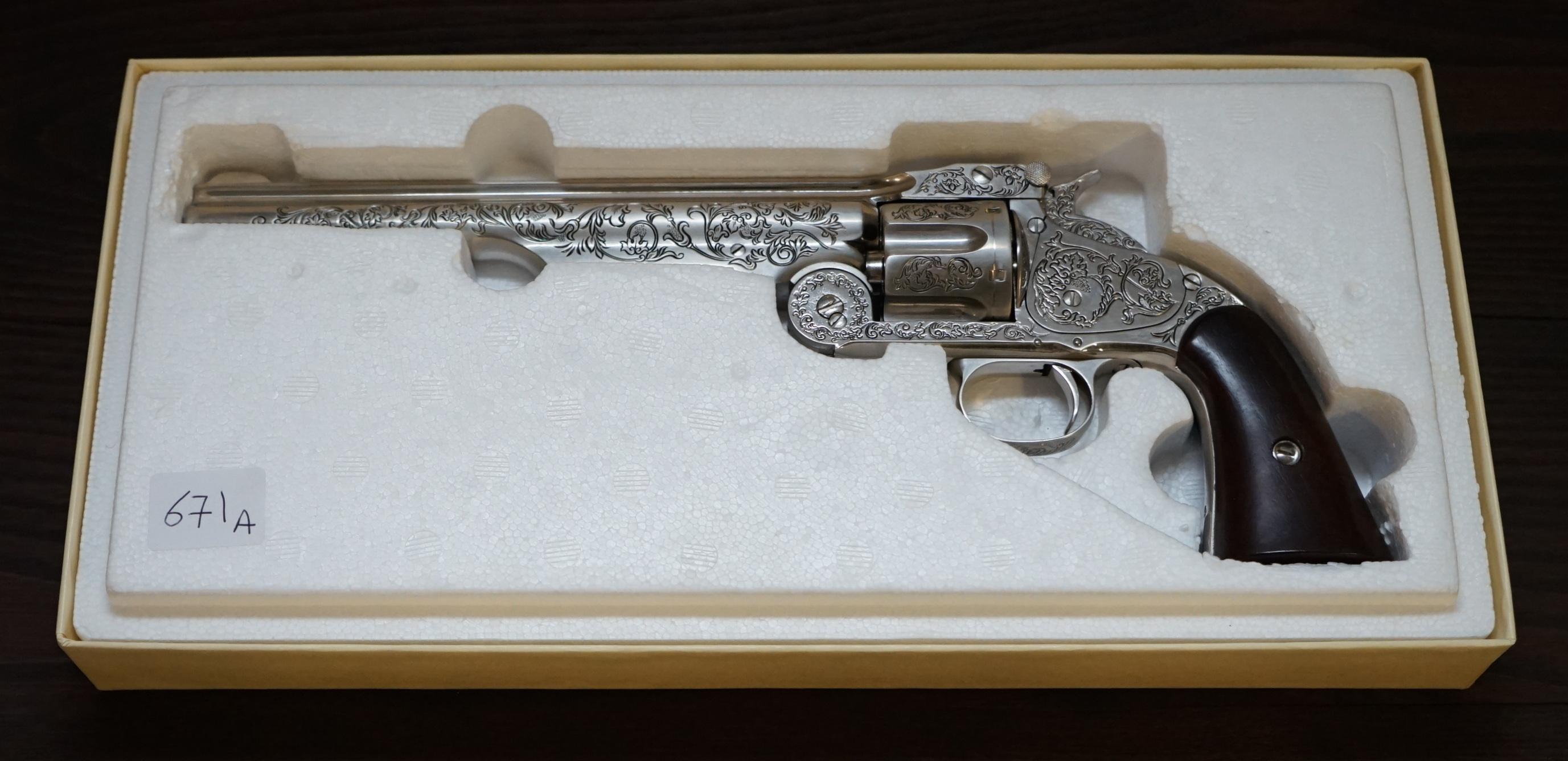 STUNNING FRANKLIN MINT WYATT EARP .44 REPLiCA REVOLVER USED AT THE O.K CORRAL 6