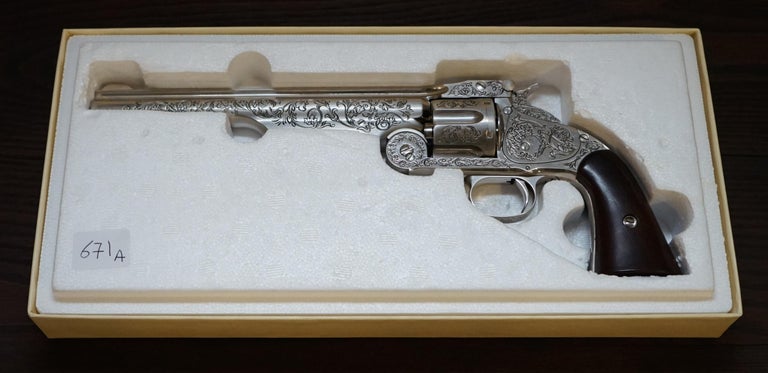 STUNNING FRANKLIN MINT WYATT EARP .44 REPLiCA REVOLVER USED
