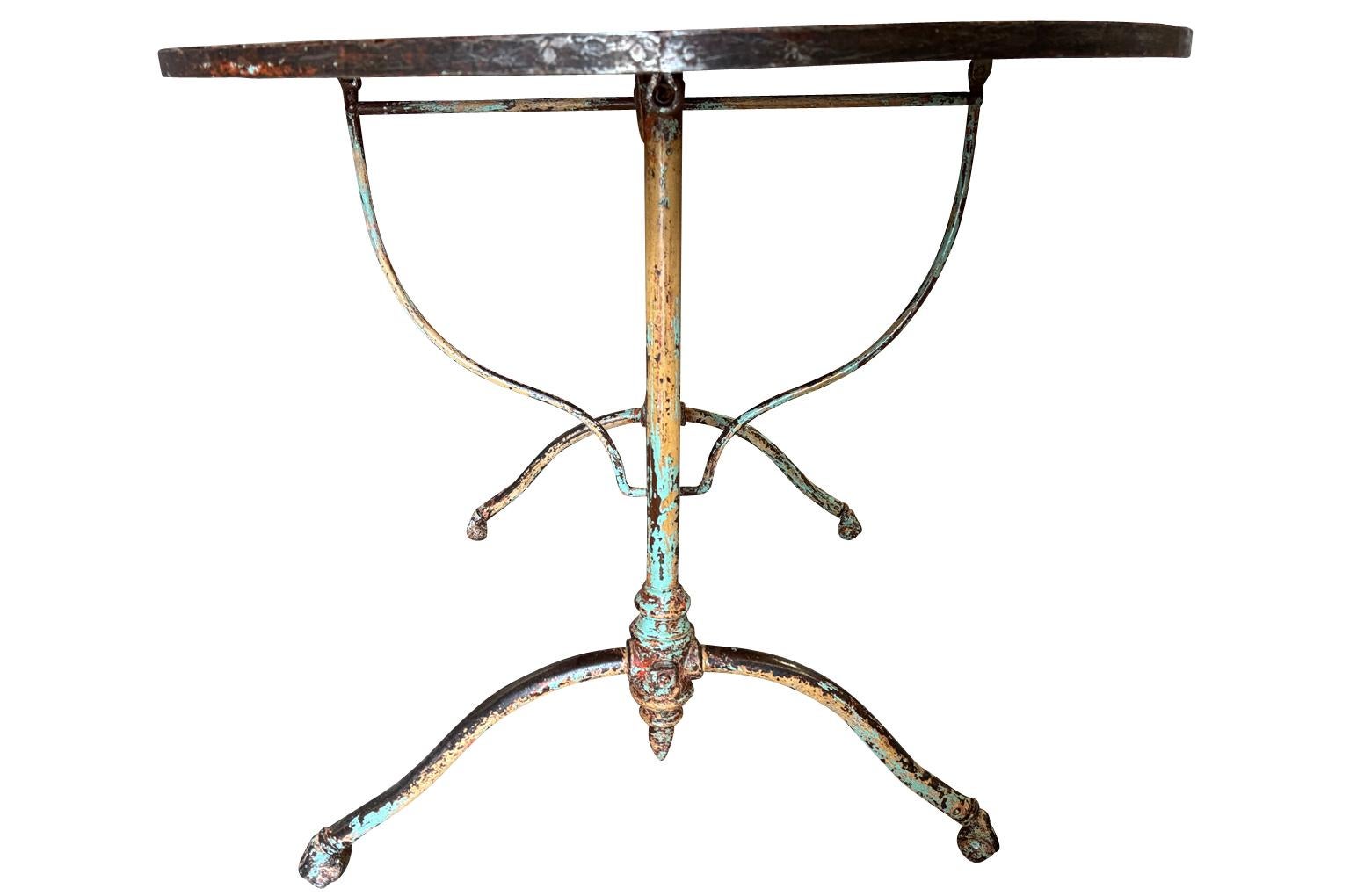 XIXe siècle Superbe table de dégustation en fer à plateau basculant du 19e siècle en vente