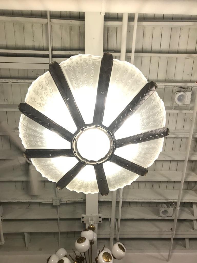 Stupendo lampadario francese Art Déco di Gênet et Michon in vendita 8