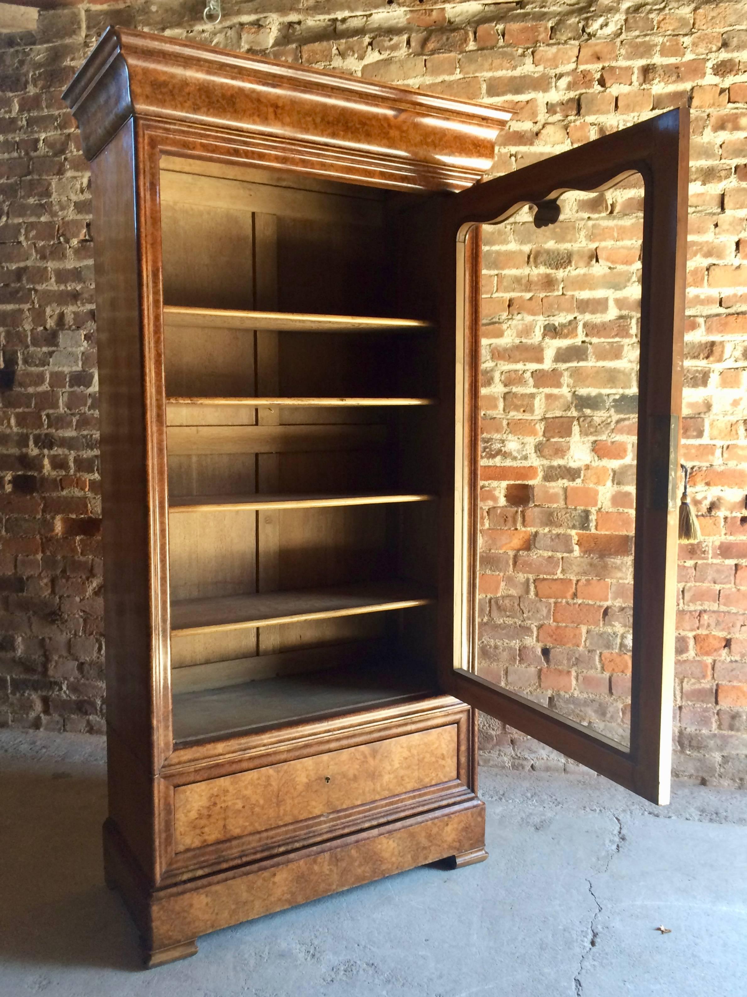 Stunning-French-Bookcase-Vitrine-Cabinet-Burr-Walnut Glazed 19th Century Antique In Excellent Condition In Longdon, Tewkesbury