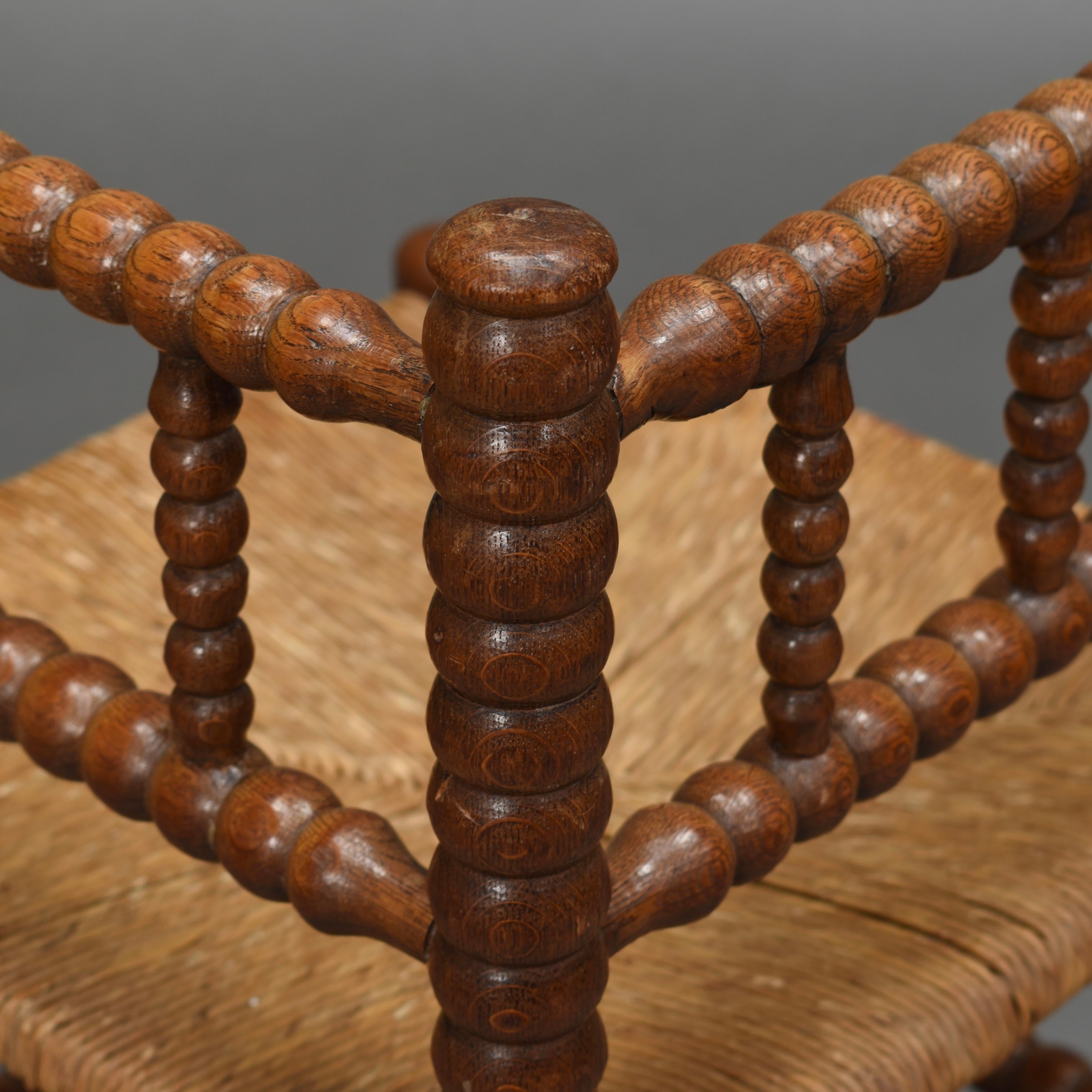 Mid-20th Century Stunning French Corner Chair in Turned Oak and Cane, France, 1930-1940 For Sale
