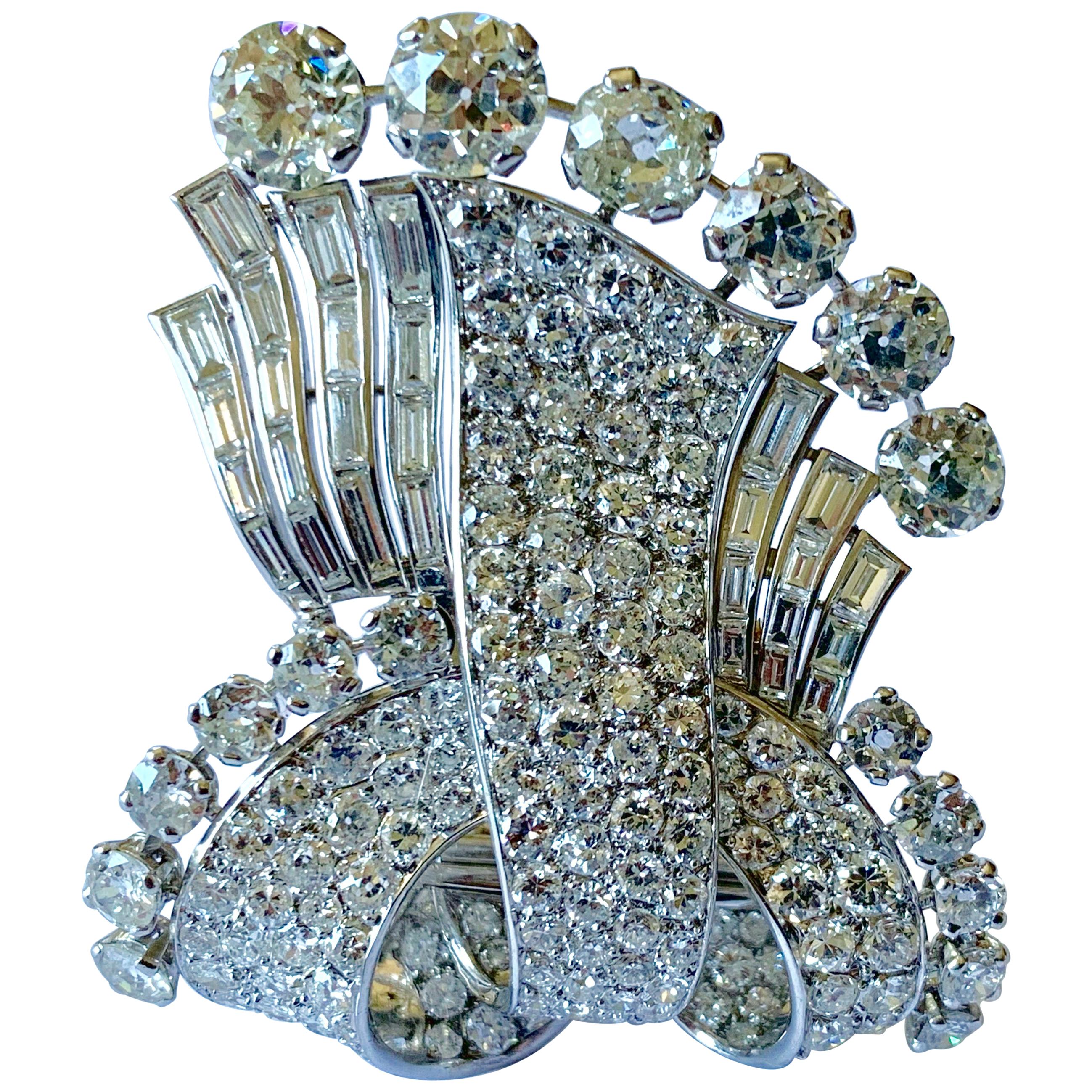 Stunning french Diamond 1950 Clip Brooch in Platinum