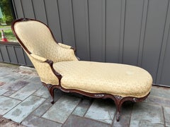 Stunning French Louis XV -Style Carved Walnut Chaise