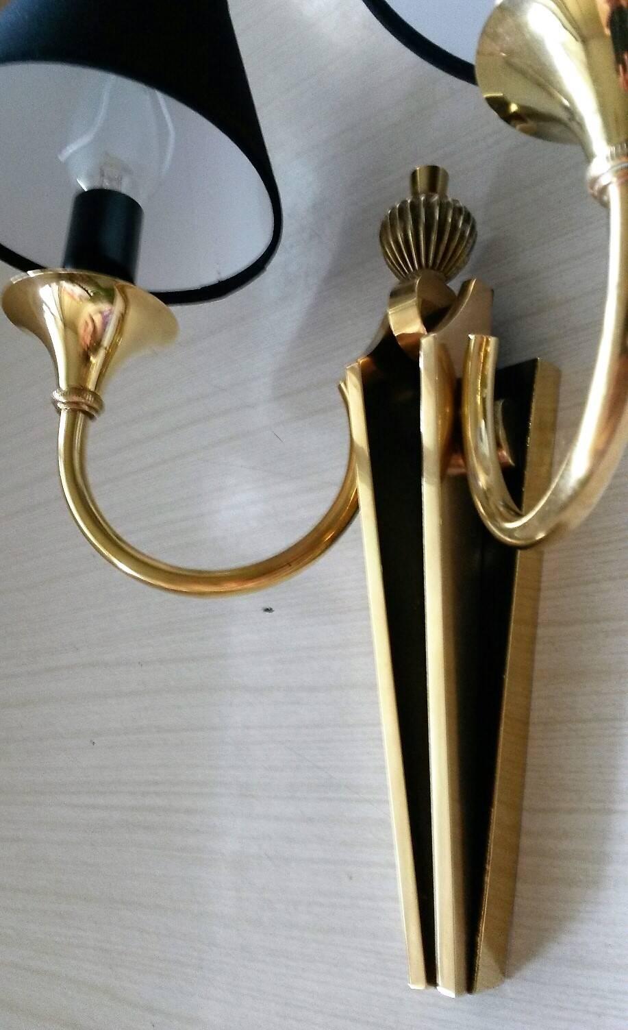 Néoclassique Superbe paire d'appliques à deux bras de style néoclassique français de la Maison Jansen en vente