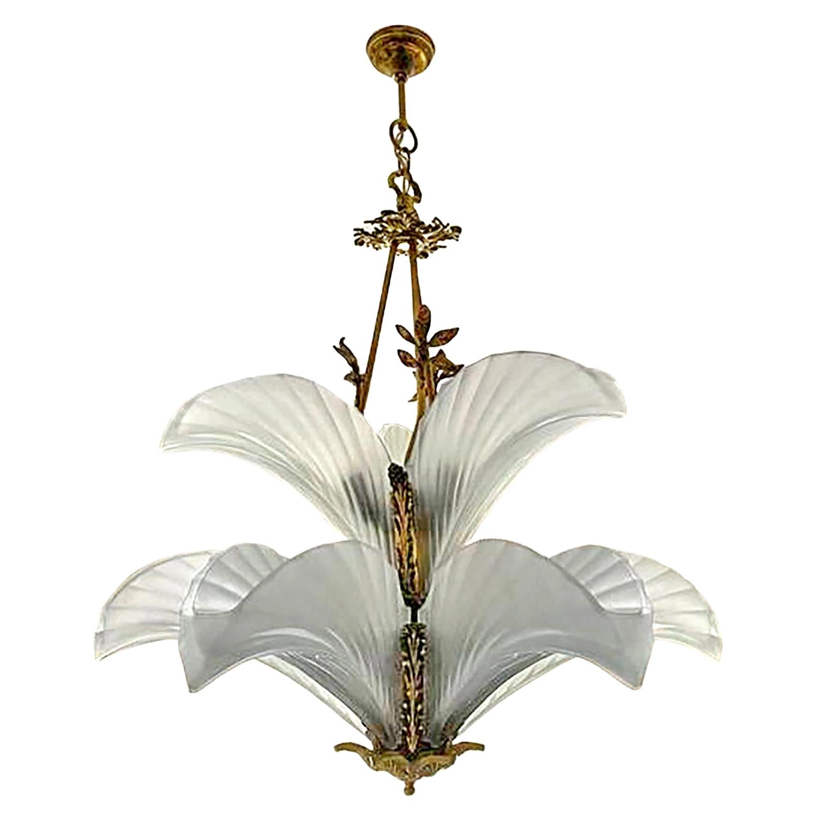 Stunning French Palm Tree Feather Art Deco 2-Tier Chandelier, Gilt Bronze, Glass In Good Condition For Sale In Coimbra, PT