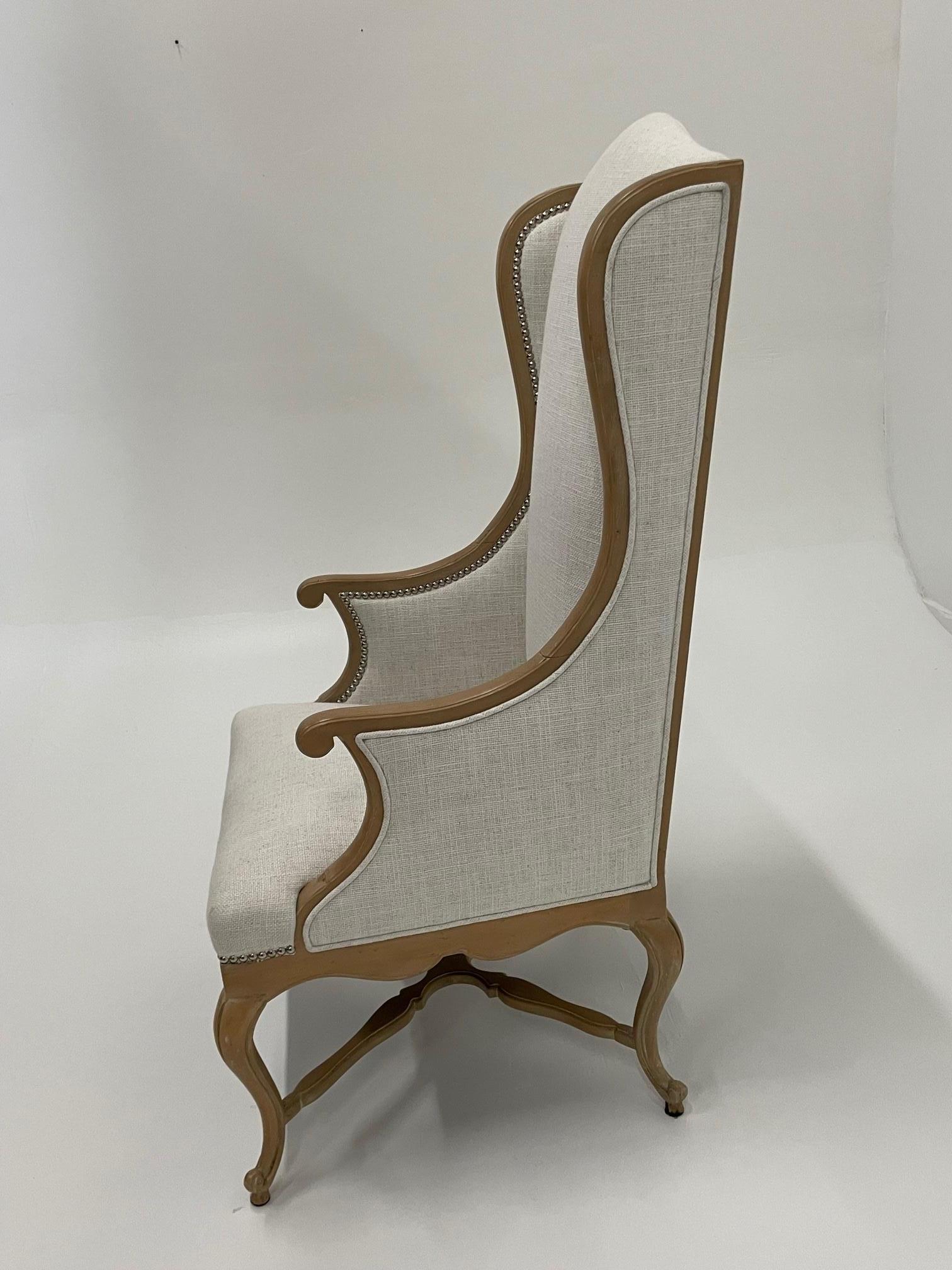 Superbe fauteuil provincial français en chêne lavé à la chaise en vente 2